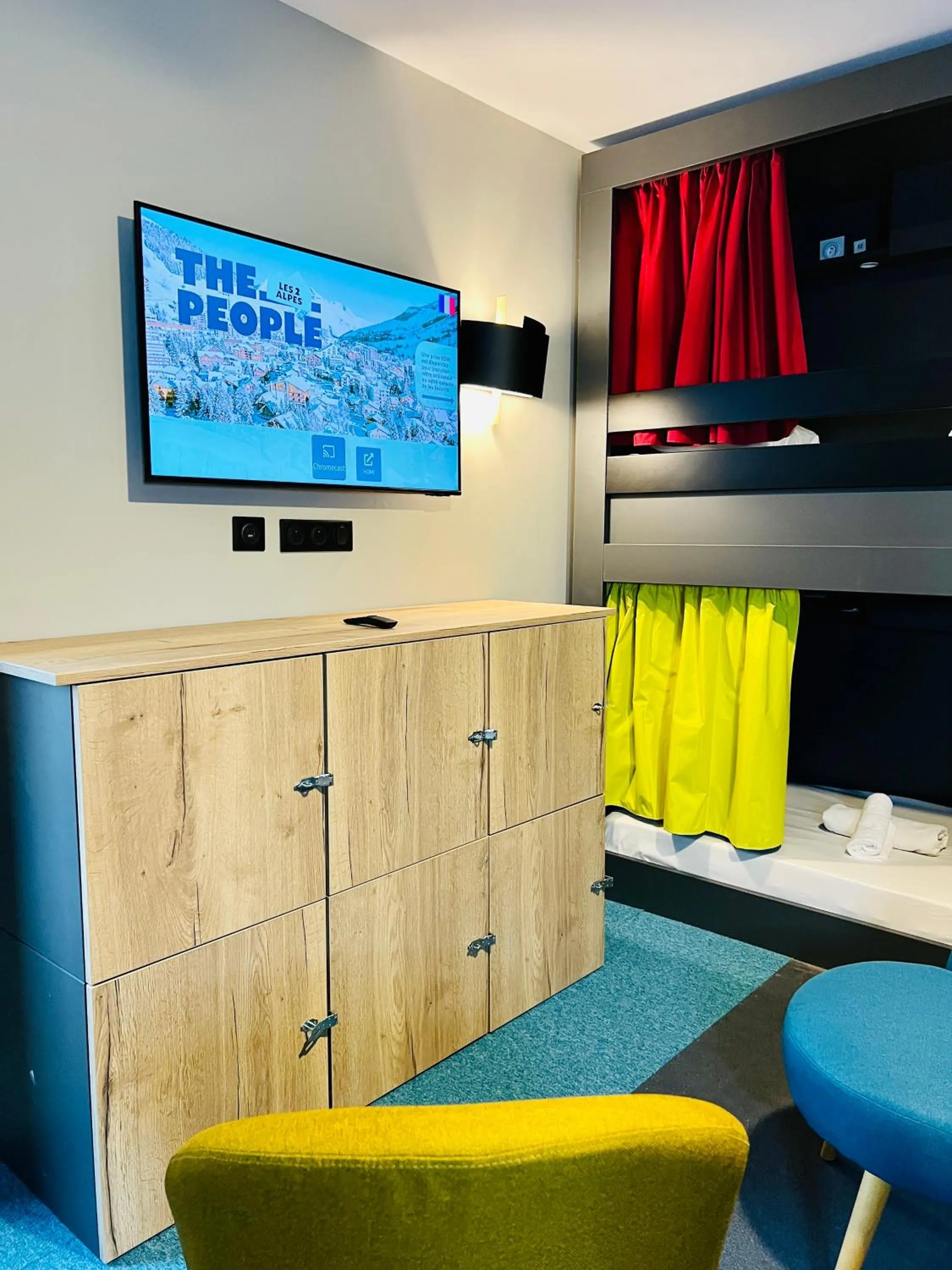 TV and multimedia in The People - Les 2 Alpes