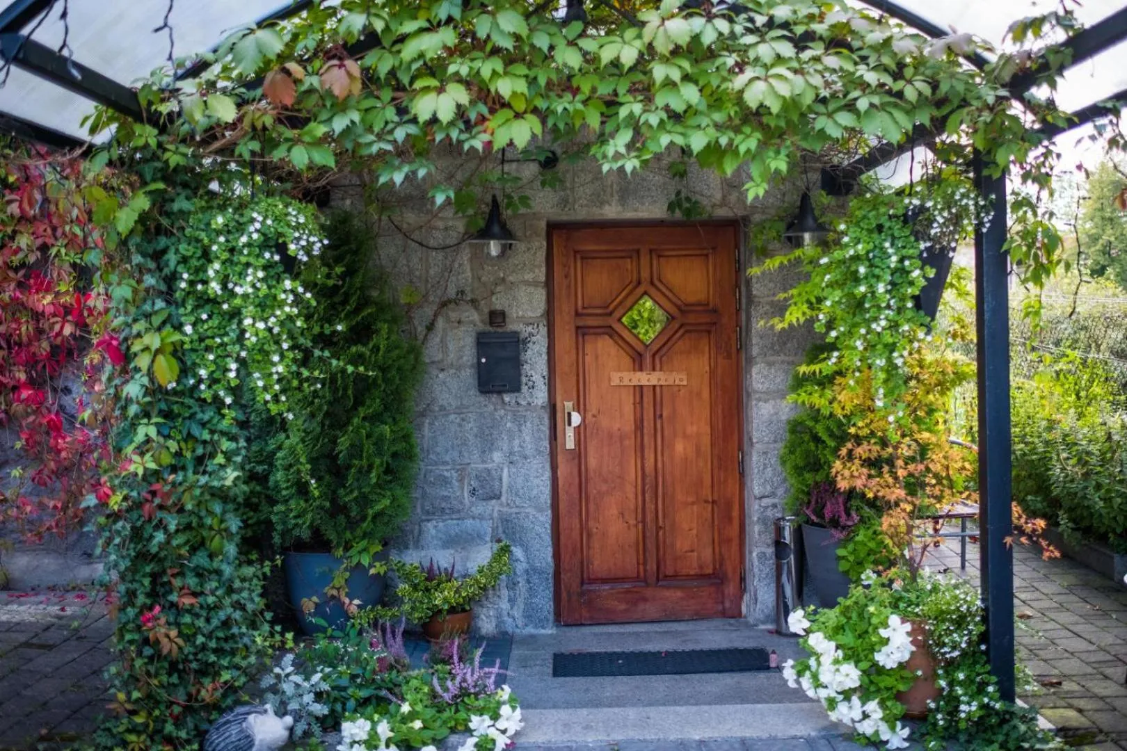 Facade/entrance in Willa Iskra