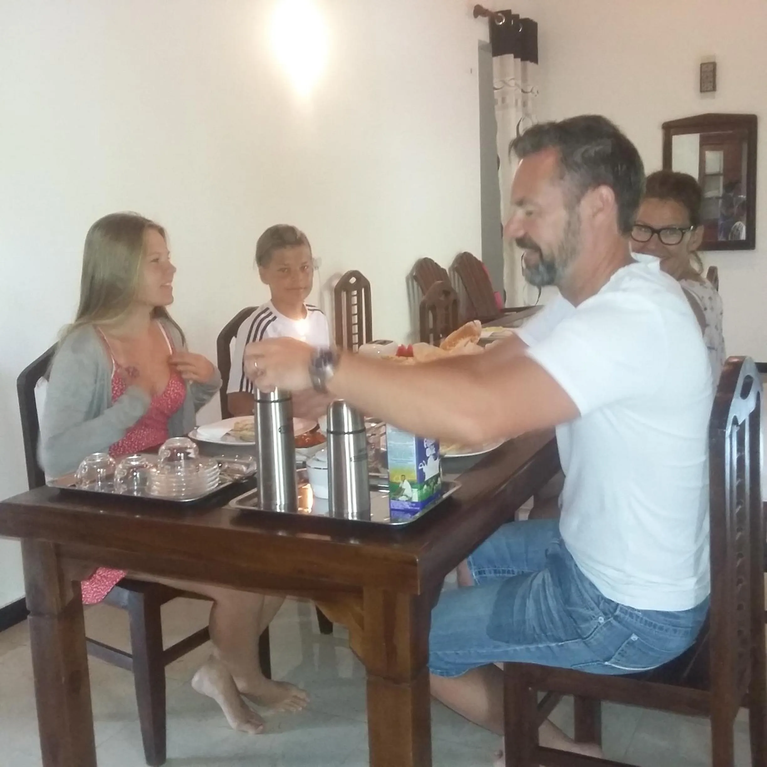 Breakfast in Omee Guest