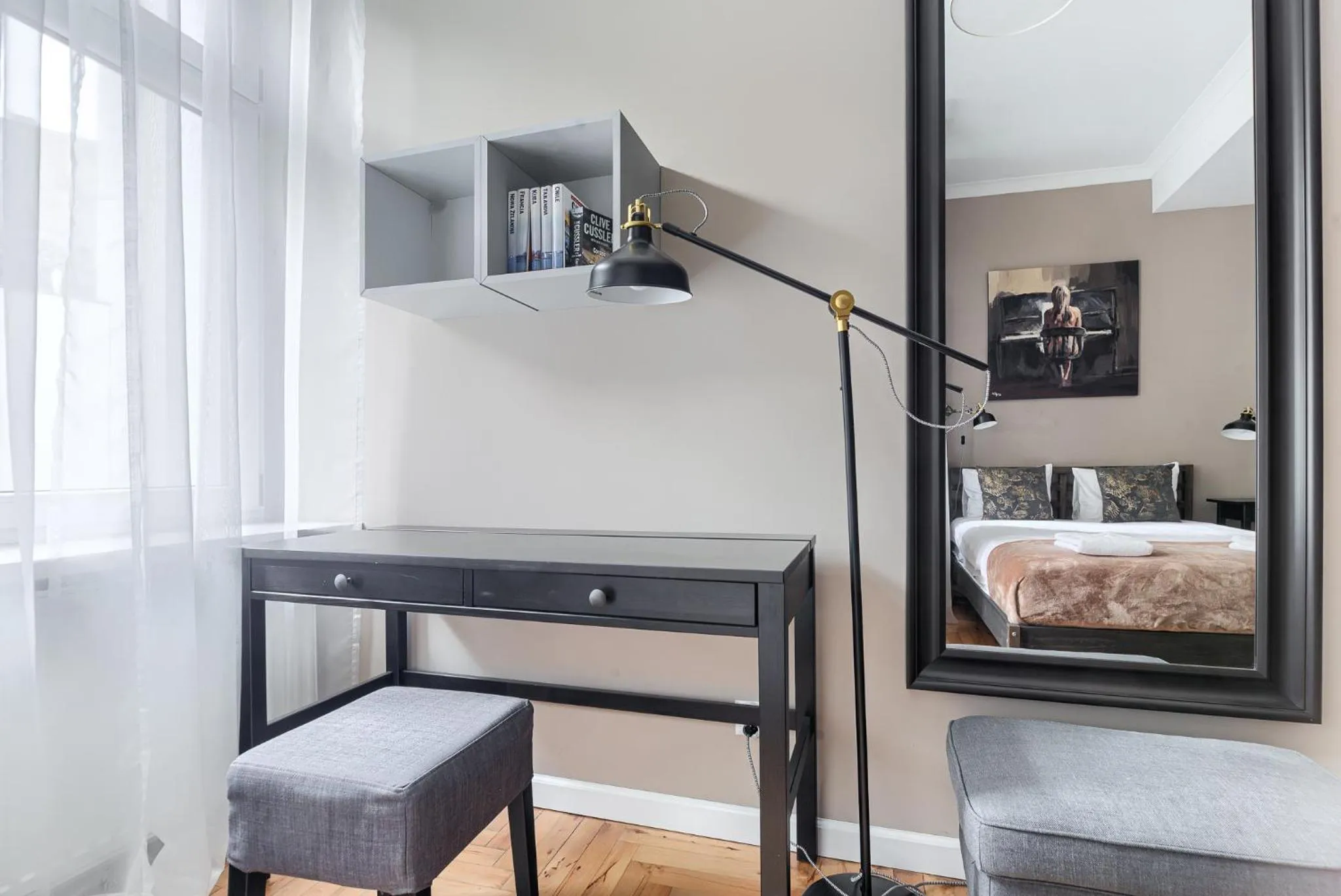 Library, Bed in MARGI Nell Apartament