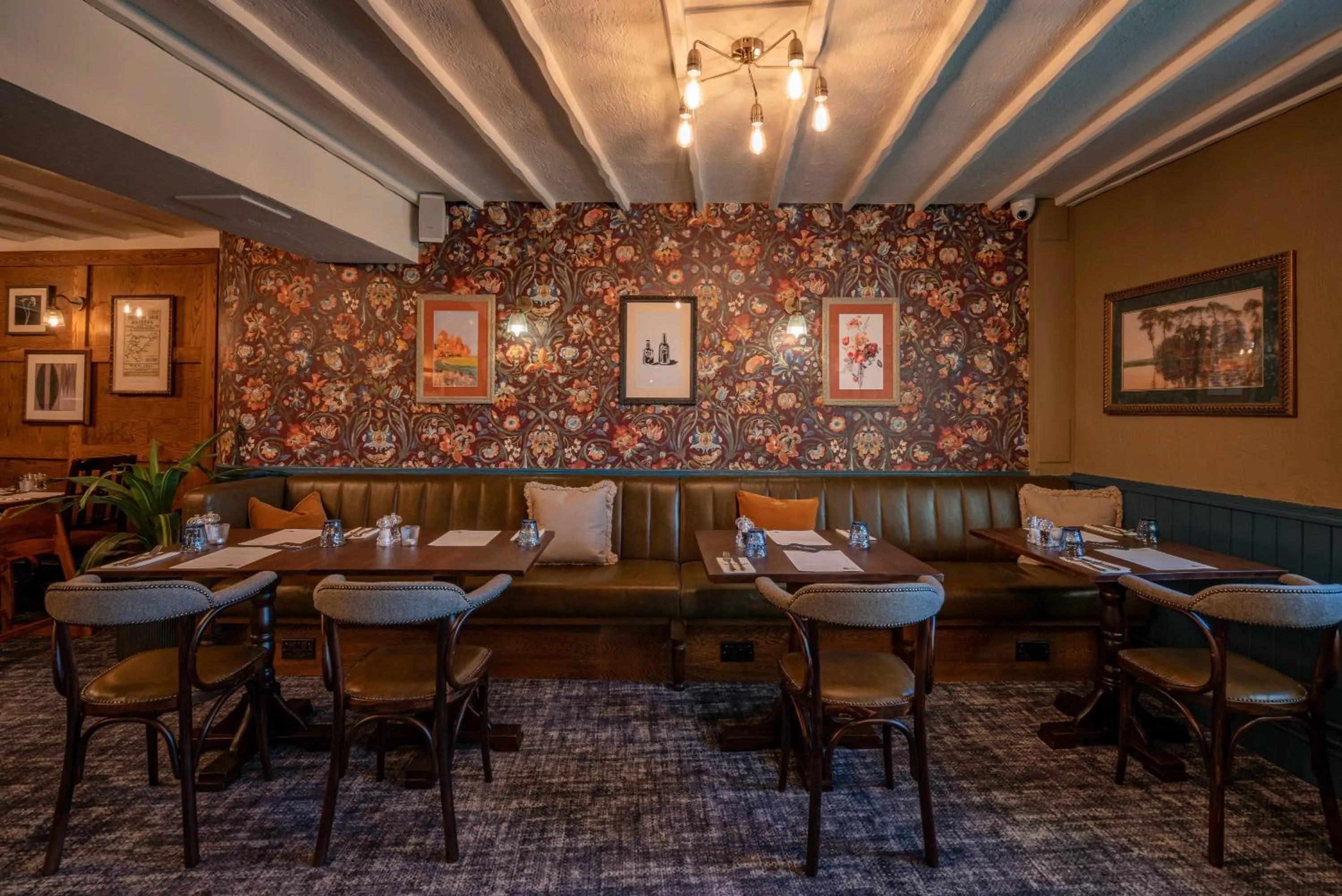 Restaurant/places to eat in Bowl Inn