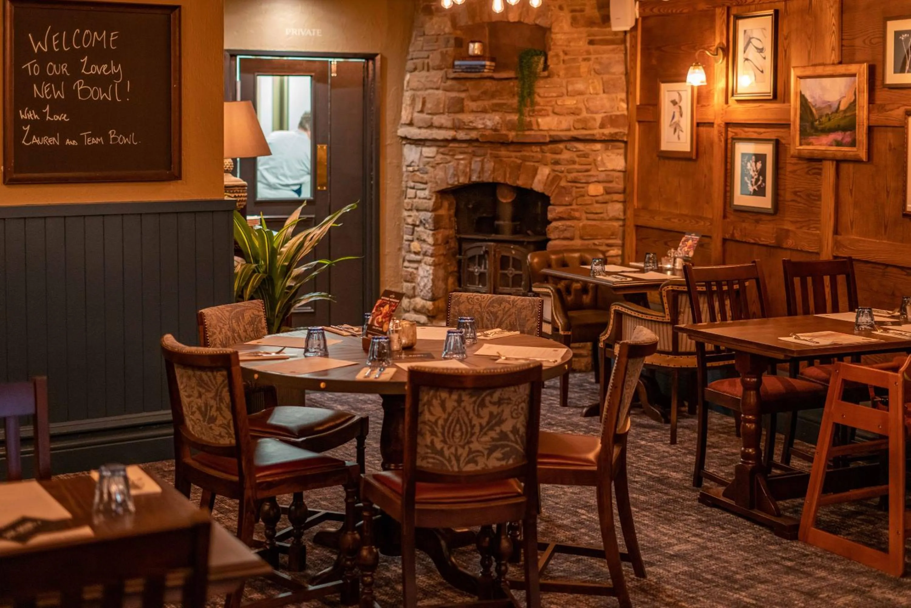 Restaurant/places to eat in Bowl Inn