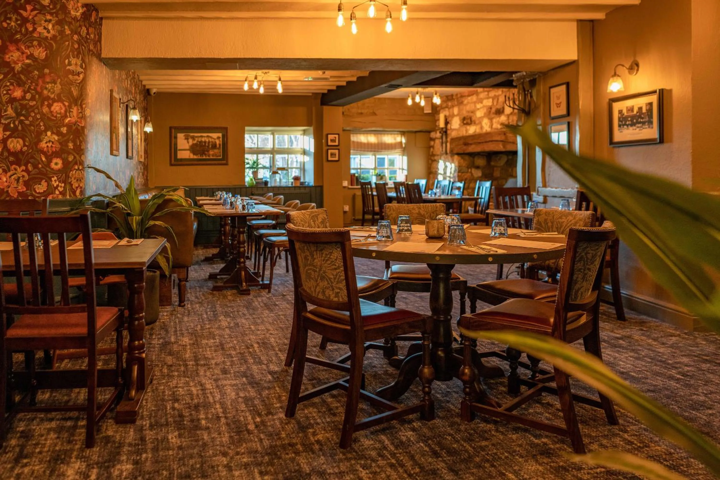 Restaurant/places to eat in Bowl Inn