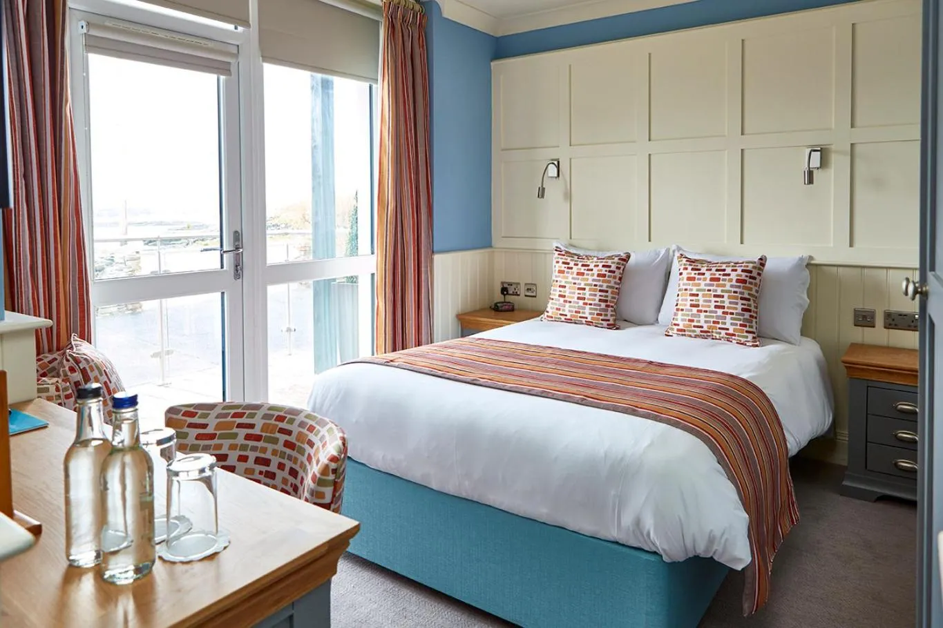 Bedroom, Bed in Trearddur Bay Hotel