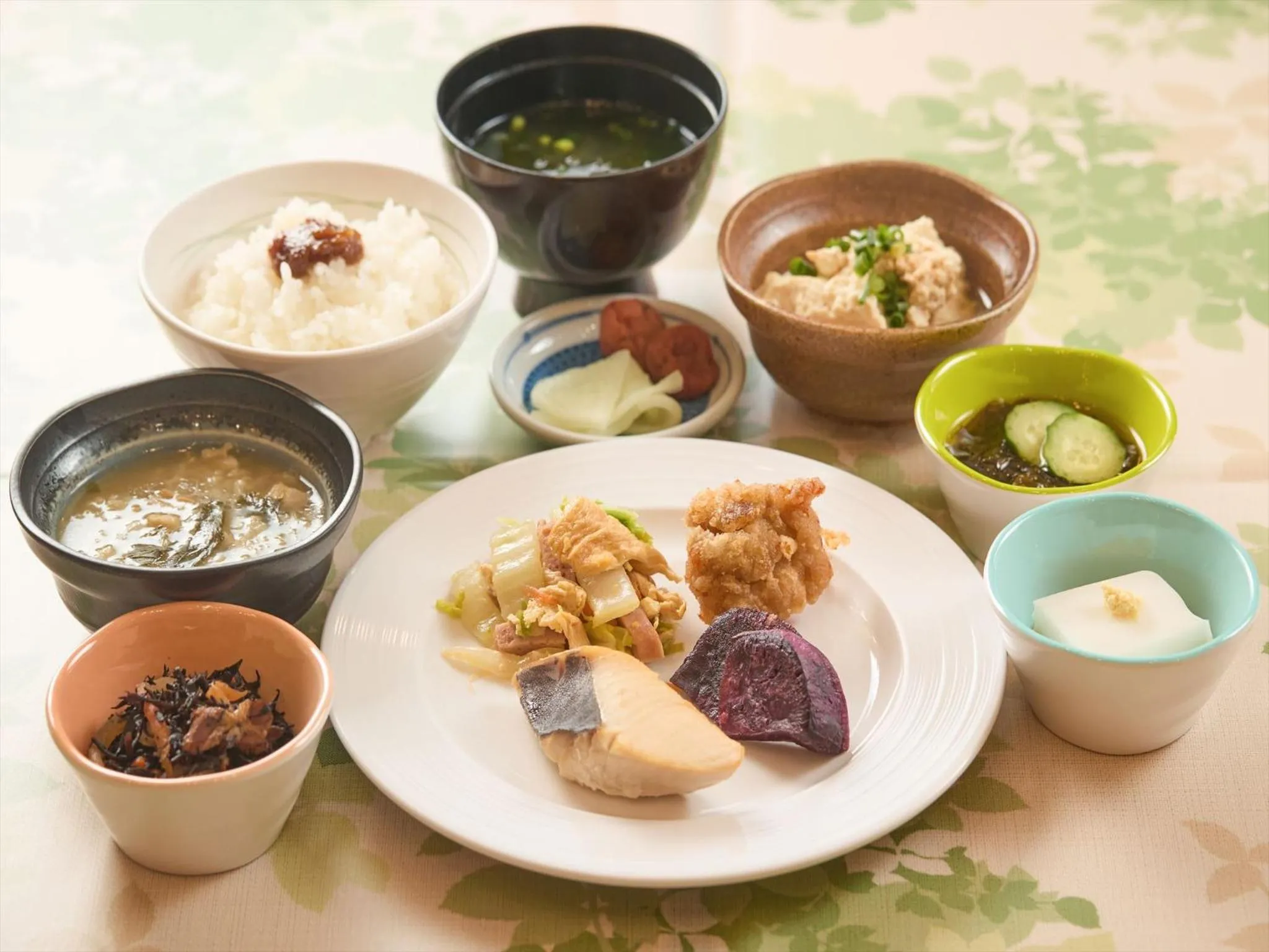 Breakfast in Sun Palace Kyuyokan