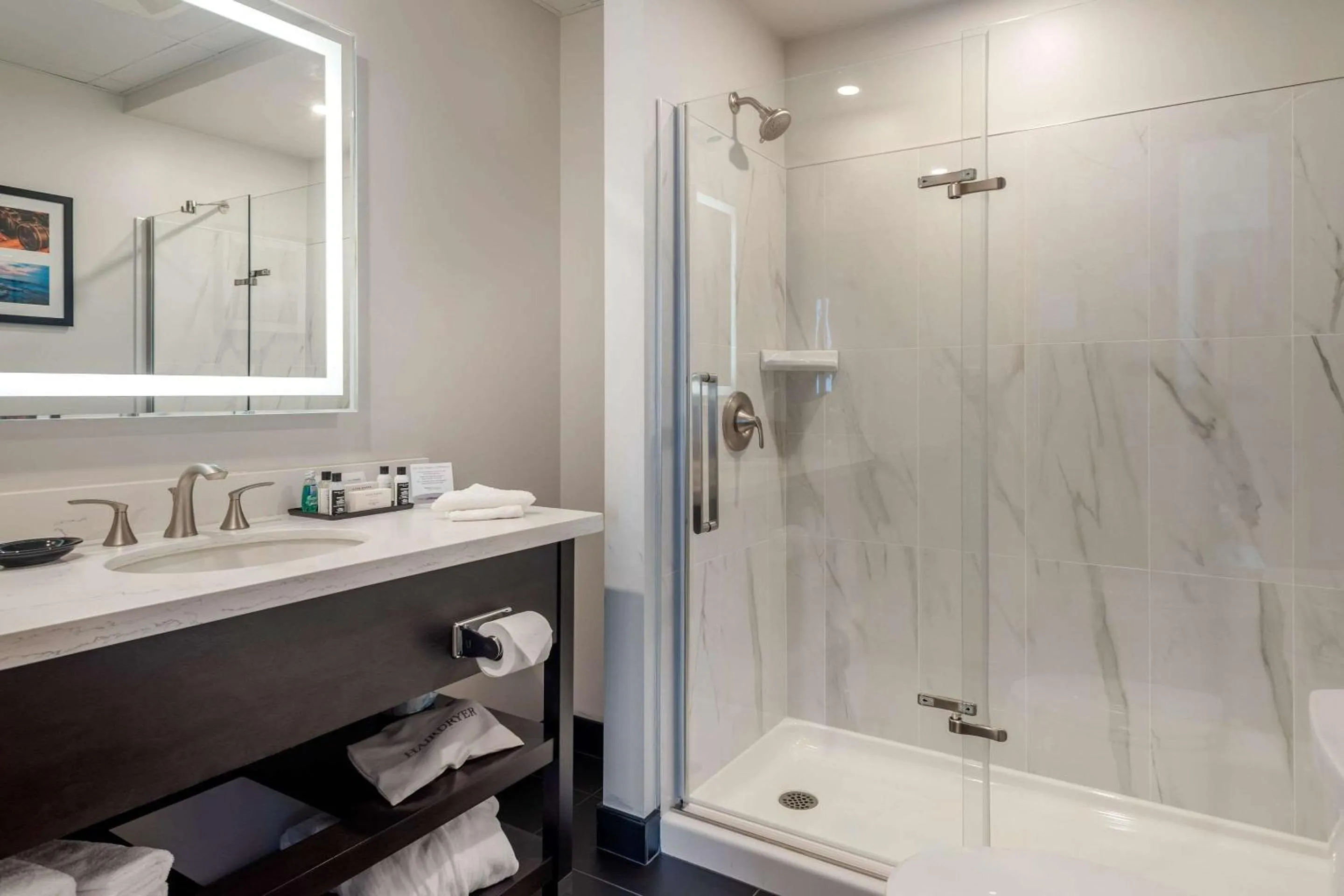 Bedroom in The Courthouse Hotel, an Ascend Collection Hotel