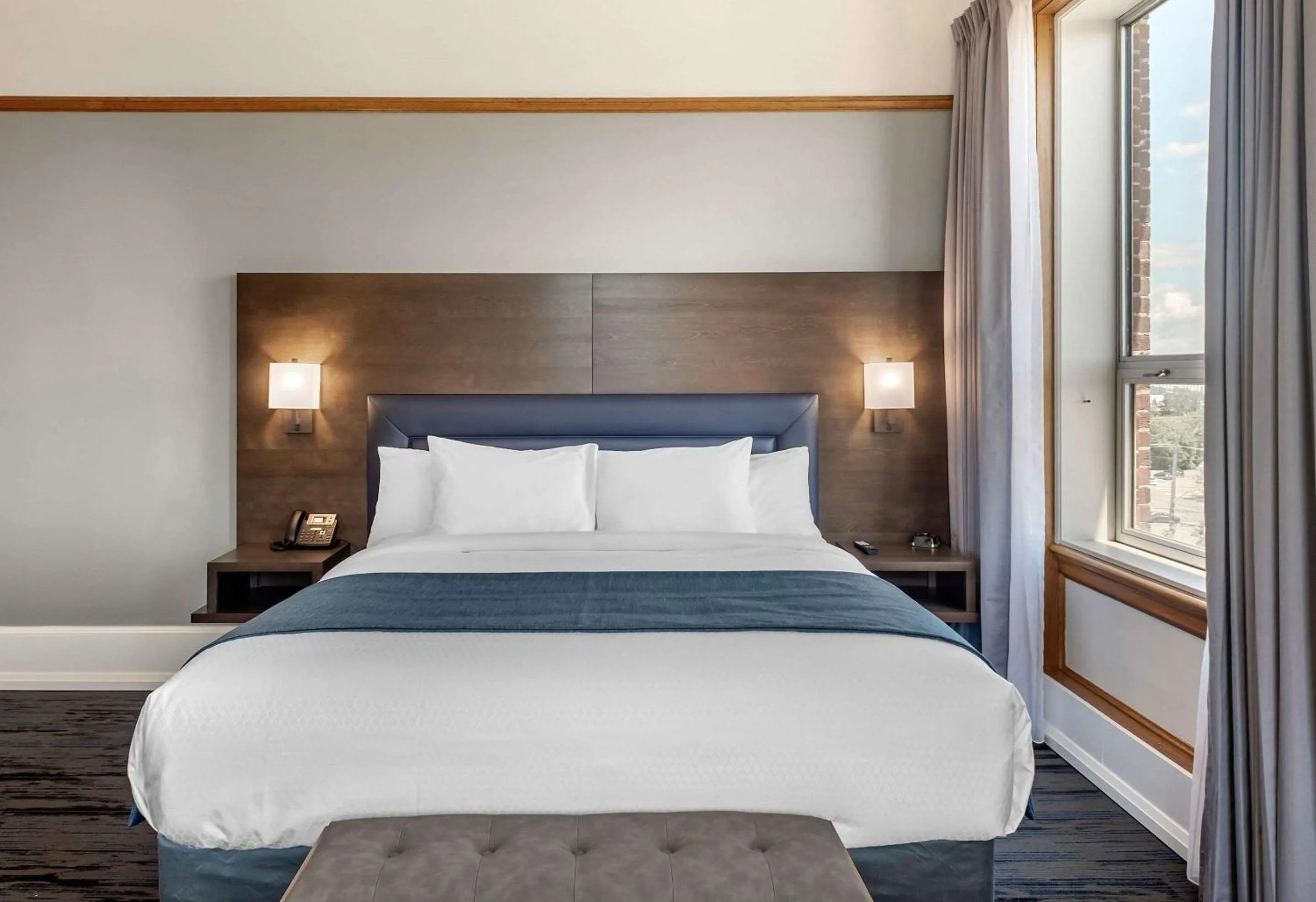 Bedroom, Bed in The Courthouse Hotel, an Ascend Collection Hotel