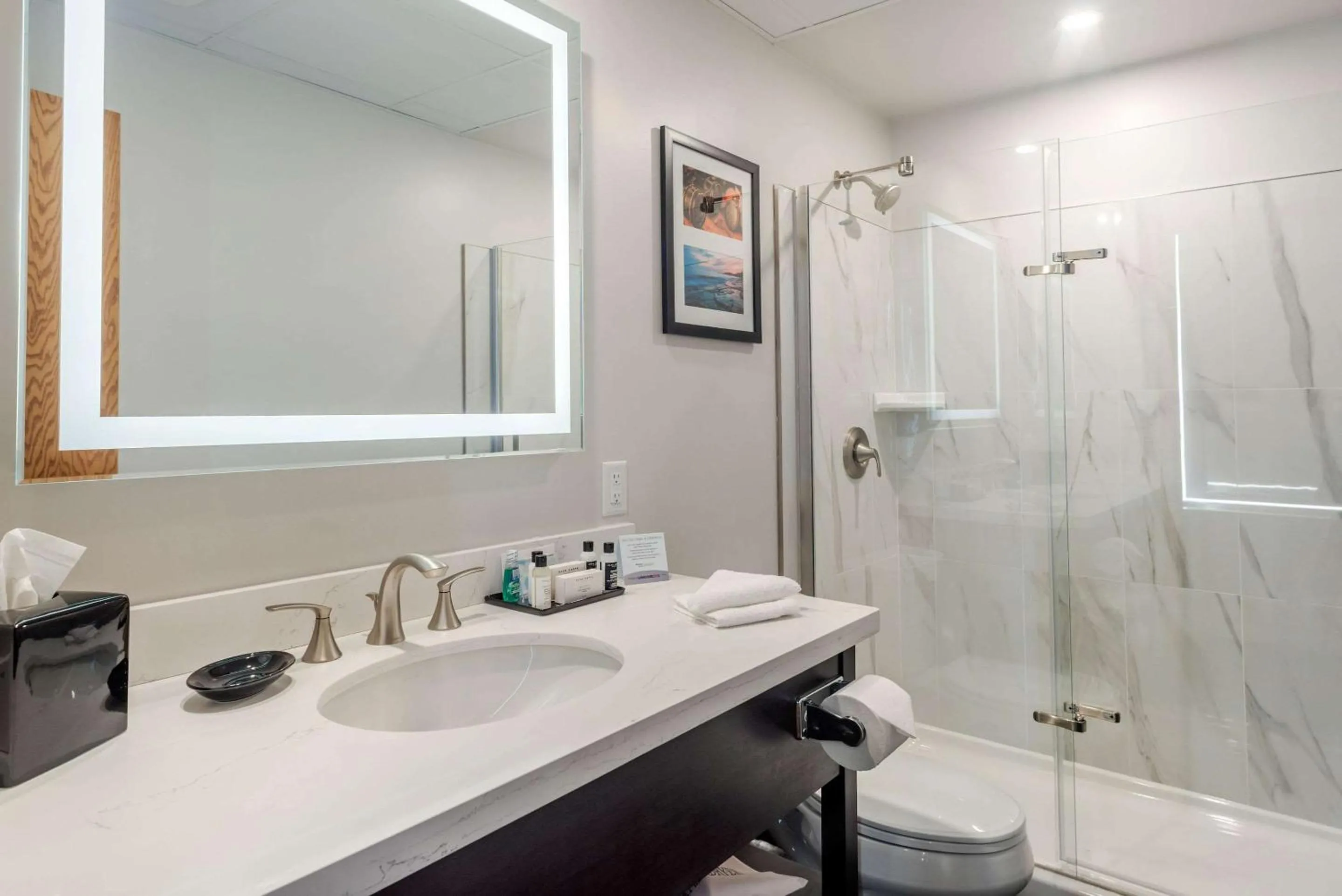 Bedroom in The Courthouse Hotel, an Ascend Collection Hotel