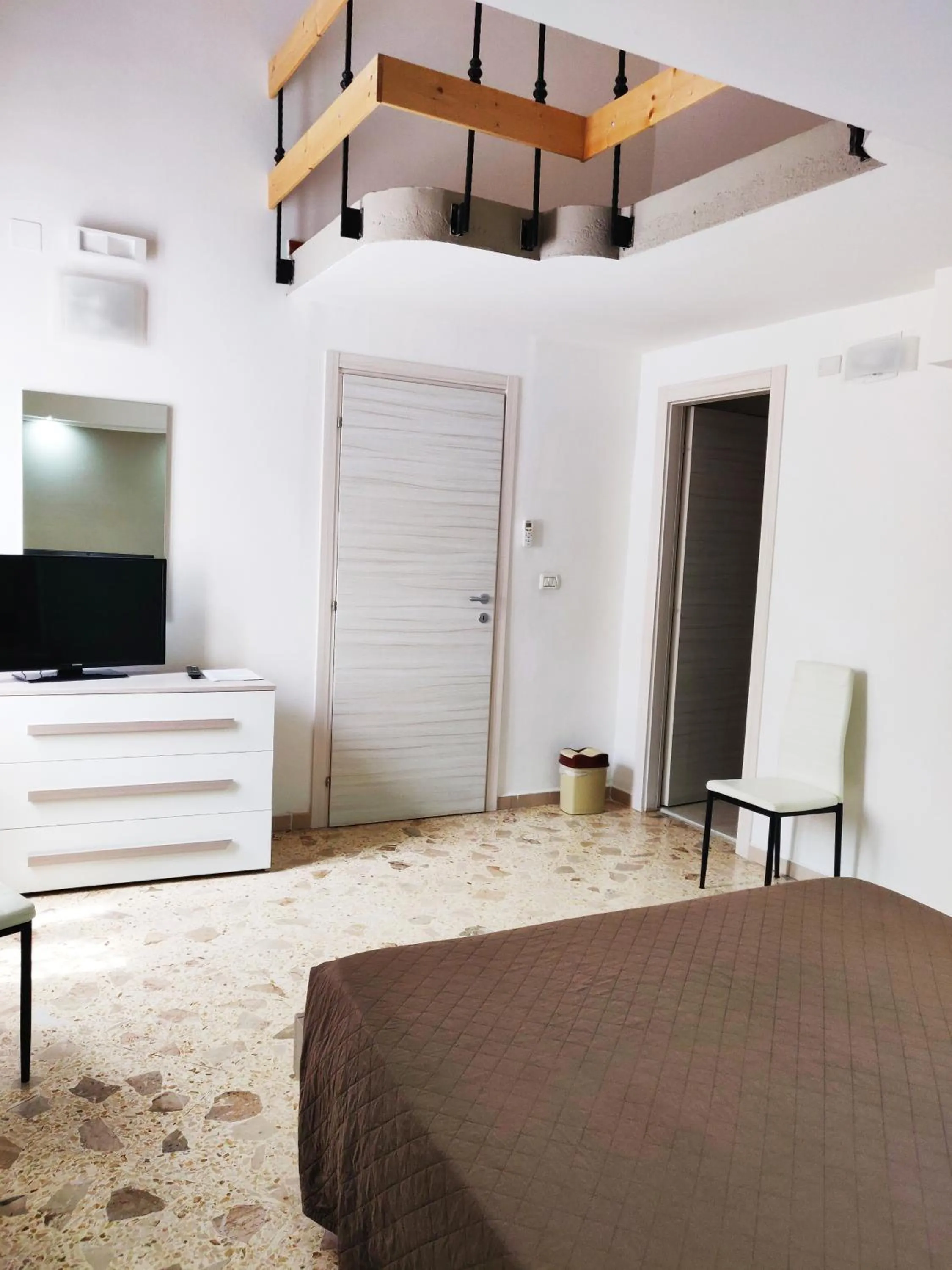 TV and multimedia, Bed in Wish Rooms Lecce