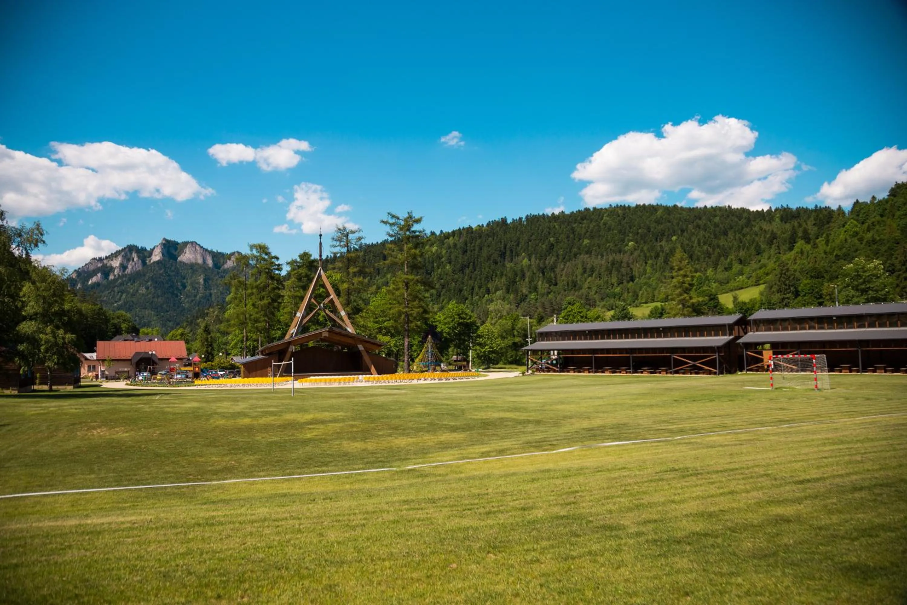 Garden in Kúpeľné domčeky - KÚPELE ČERVENÝ KLÁŠTOR Smerdžonka