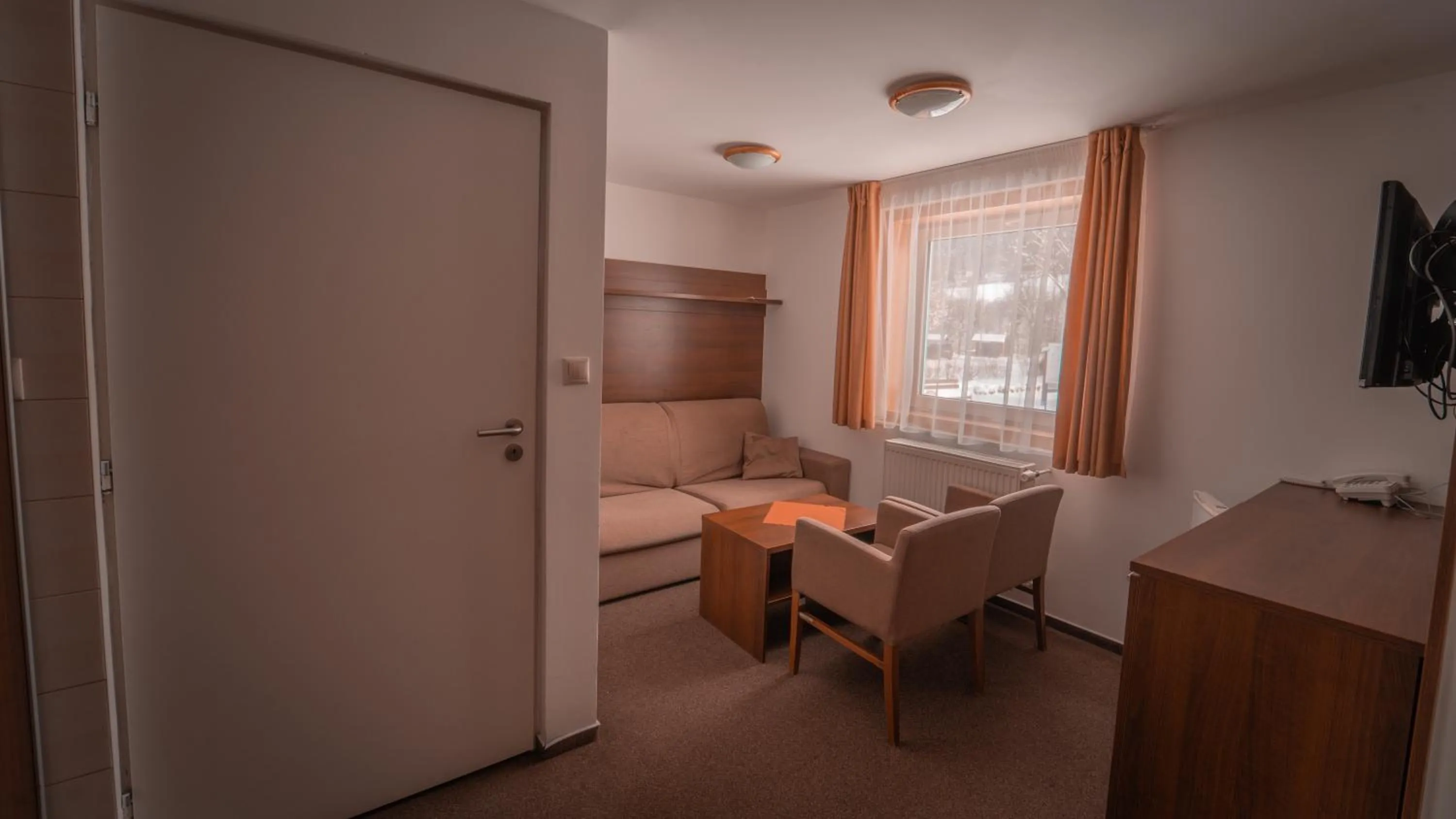 Two-Bedroom Cottage in Kúpeľné domčeky - KÚPELE ČERVENÝ KLÁŠTOR Smerdžonka