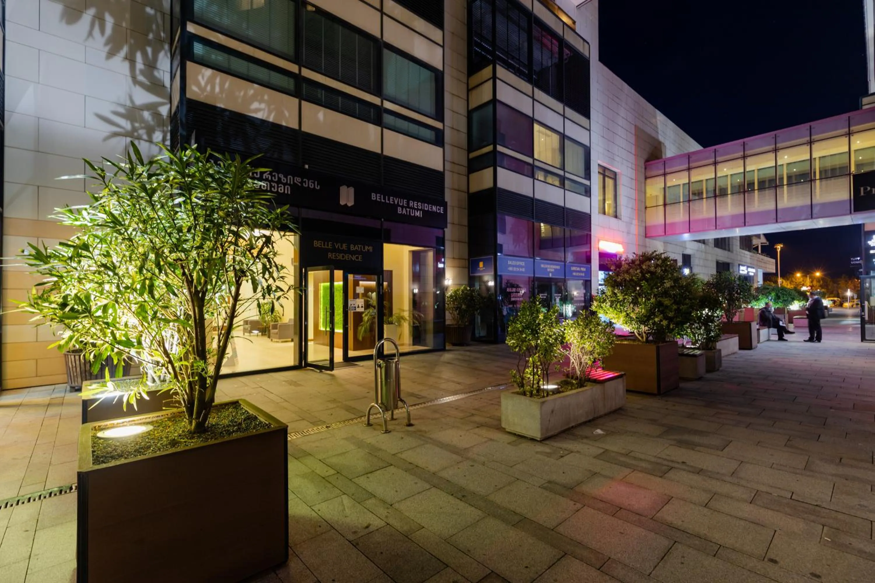 Facade/entrance in Bellevue Residence Suites