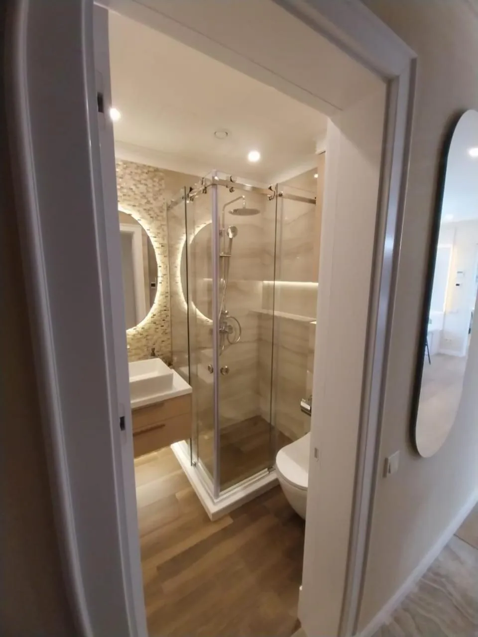 Shower in Bellevue Residence Suites