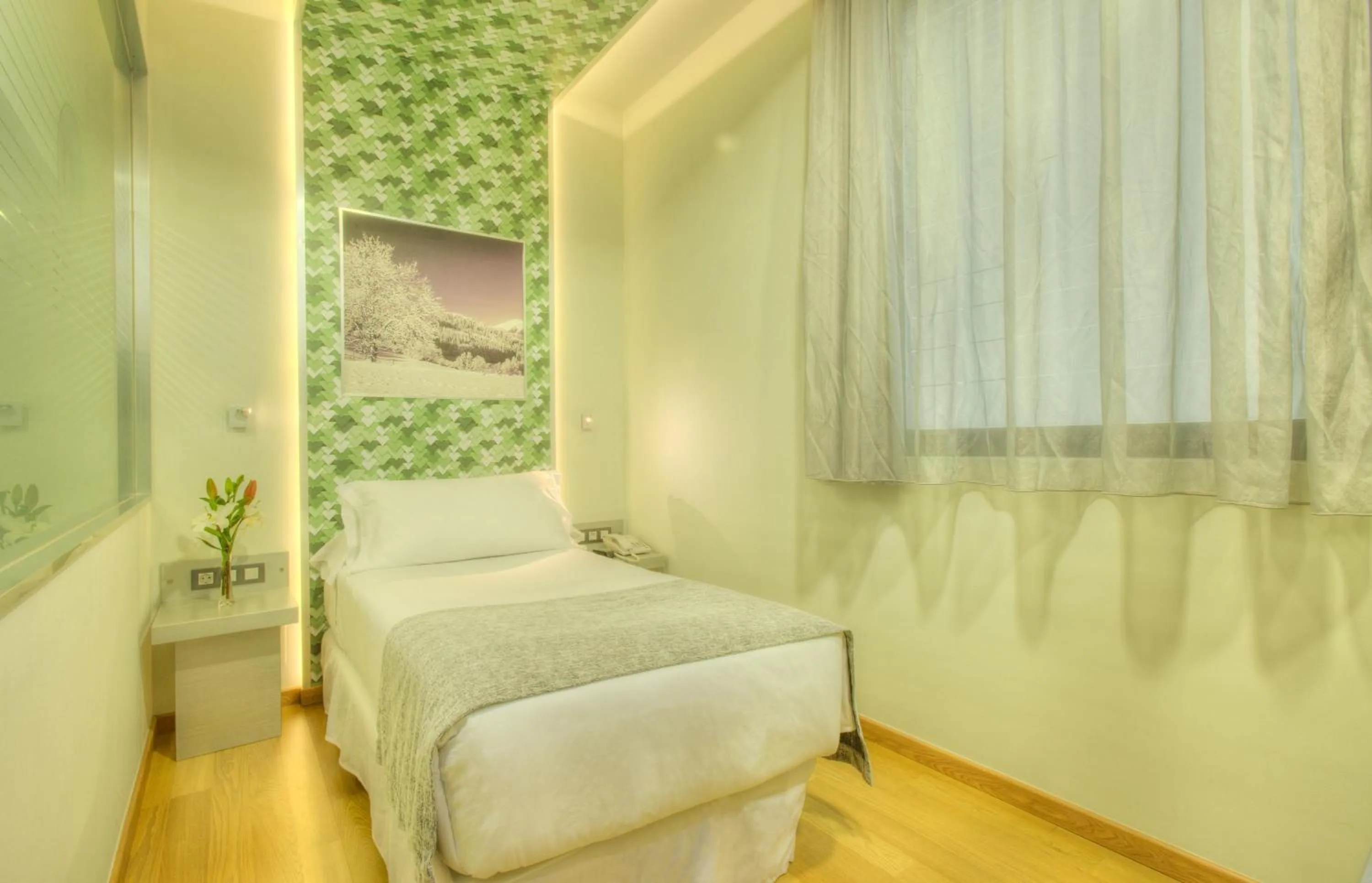 Bedroom, Bed in NH Ourense