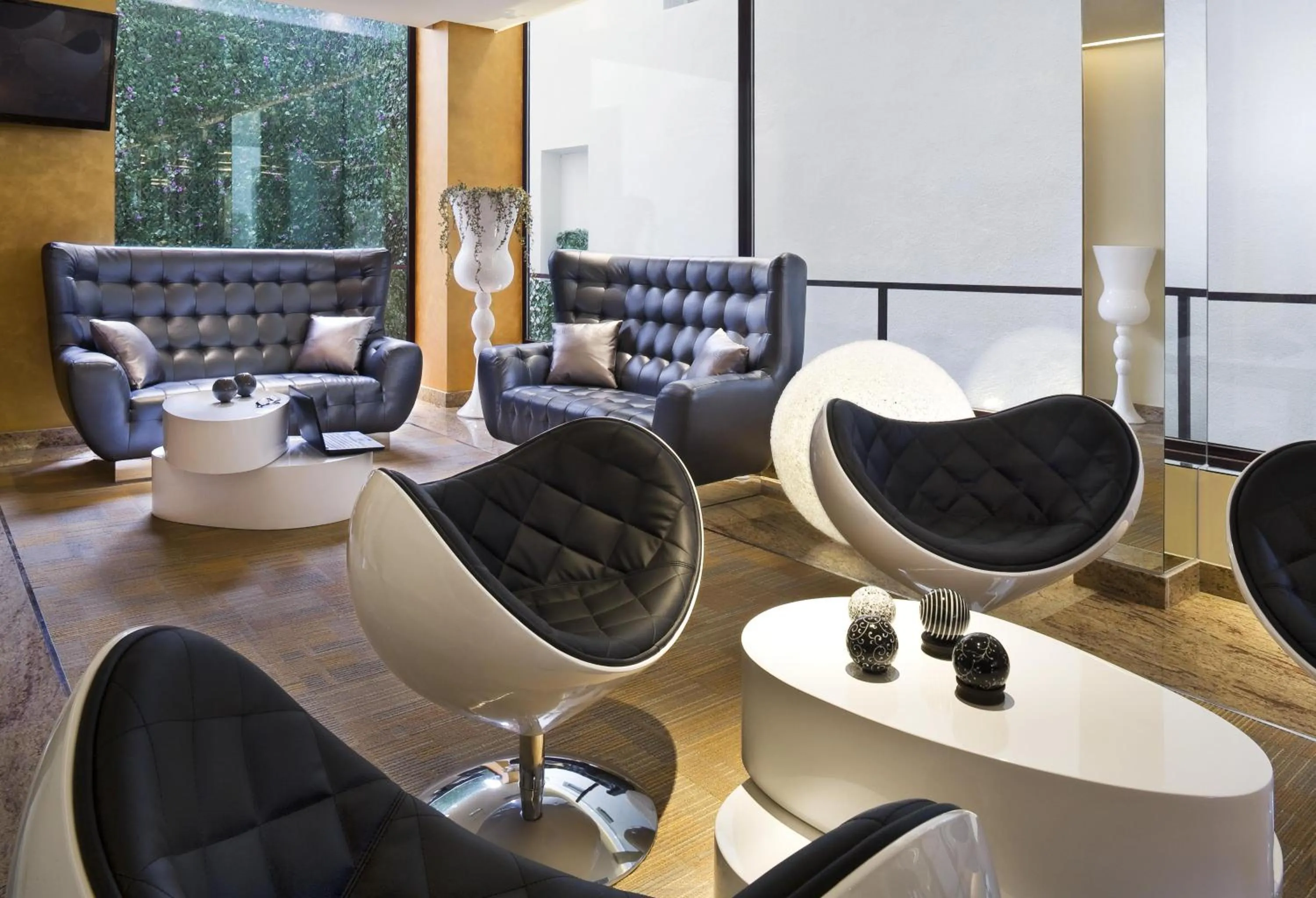 Restaurant/places to eat in NH Ourense