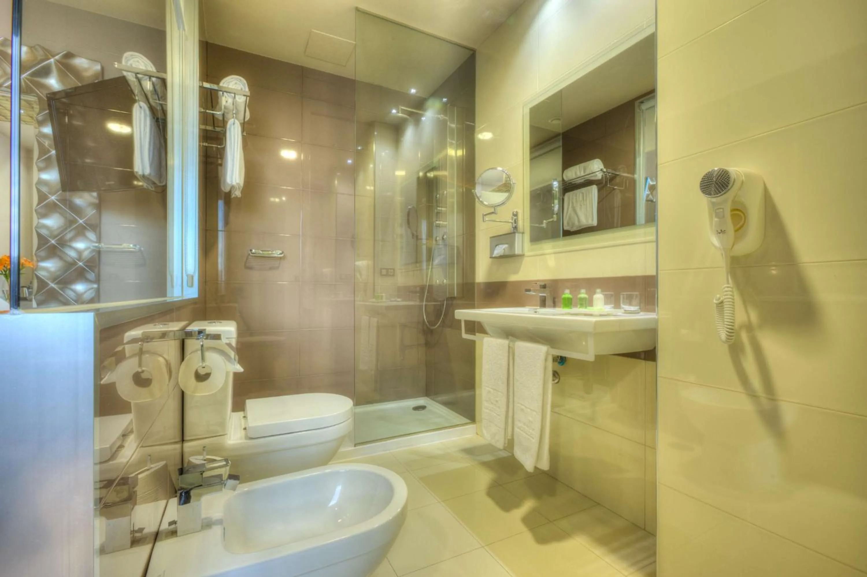 Bathroom in NH Ourense