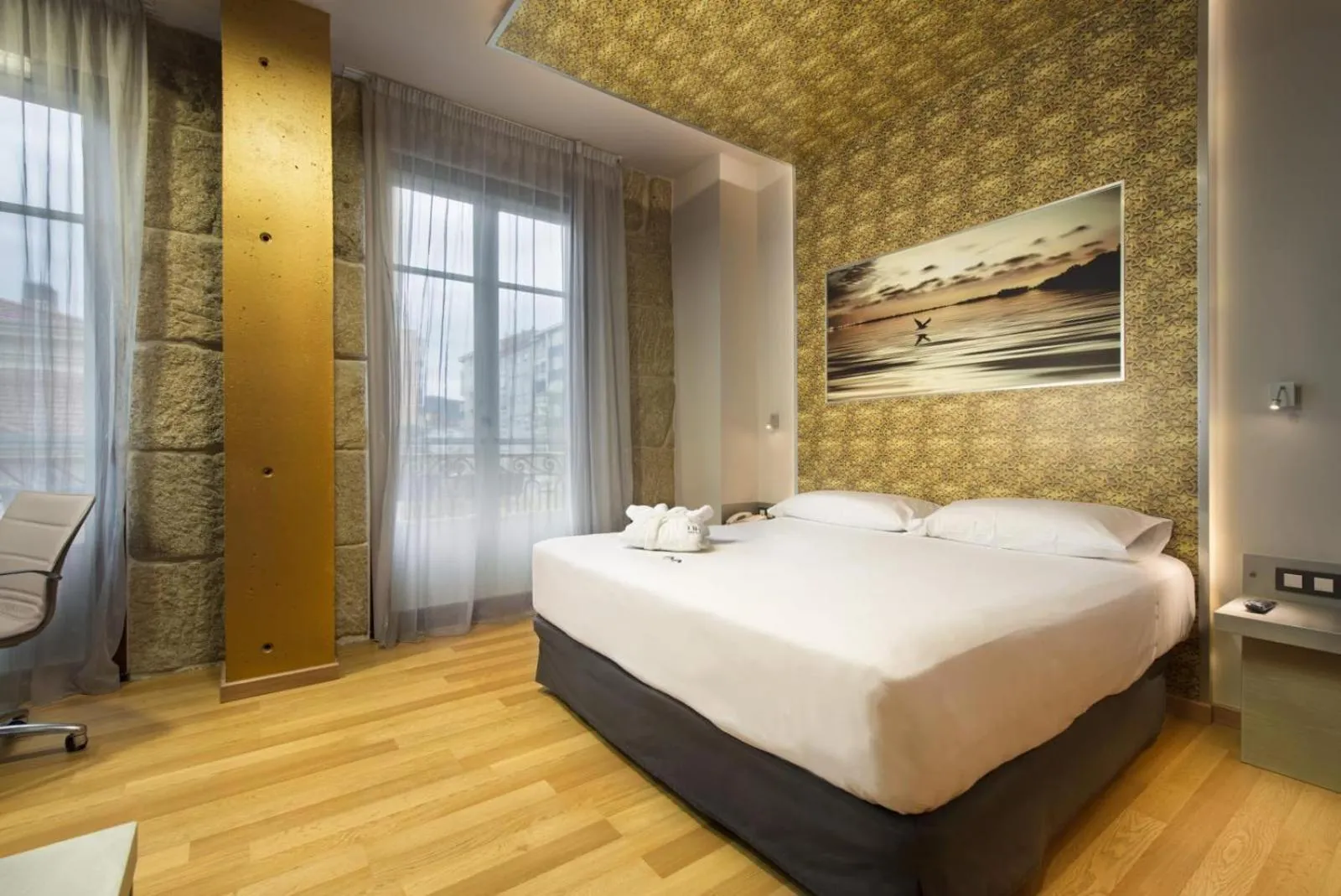 Bedroom, Bed in NH Ourense