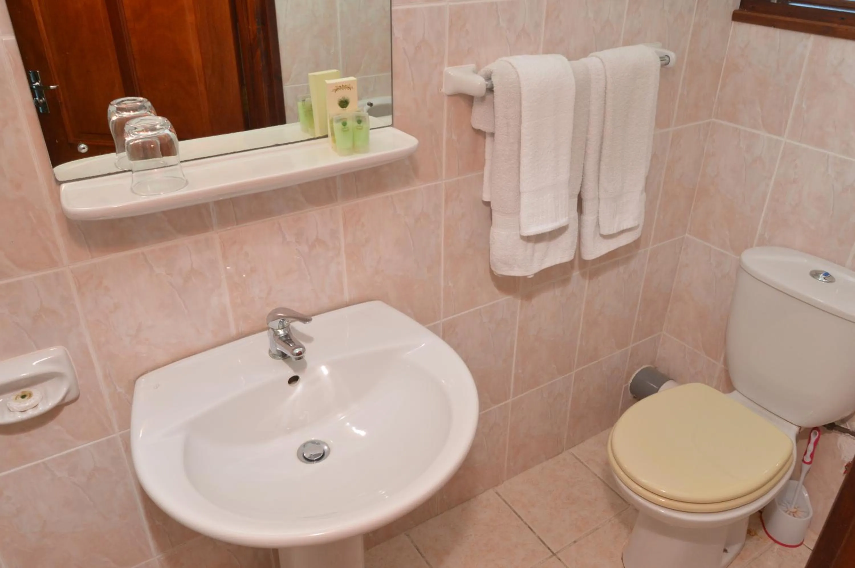 Bathroom in Coco D'or Hotel Seychelles