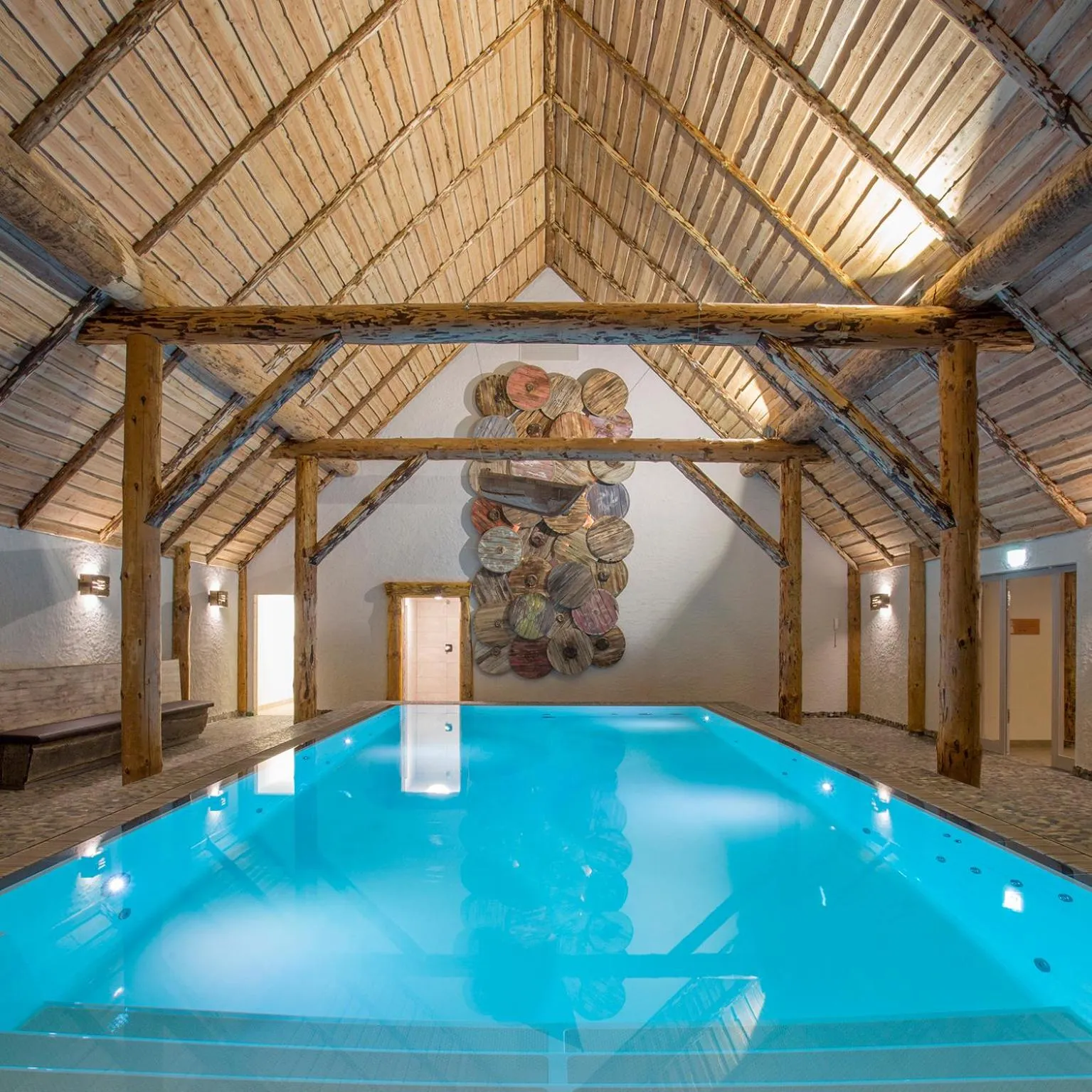 Swimming pool in Ringhotel Alfsee Piazza