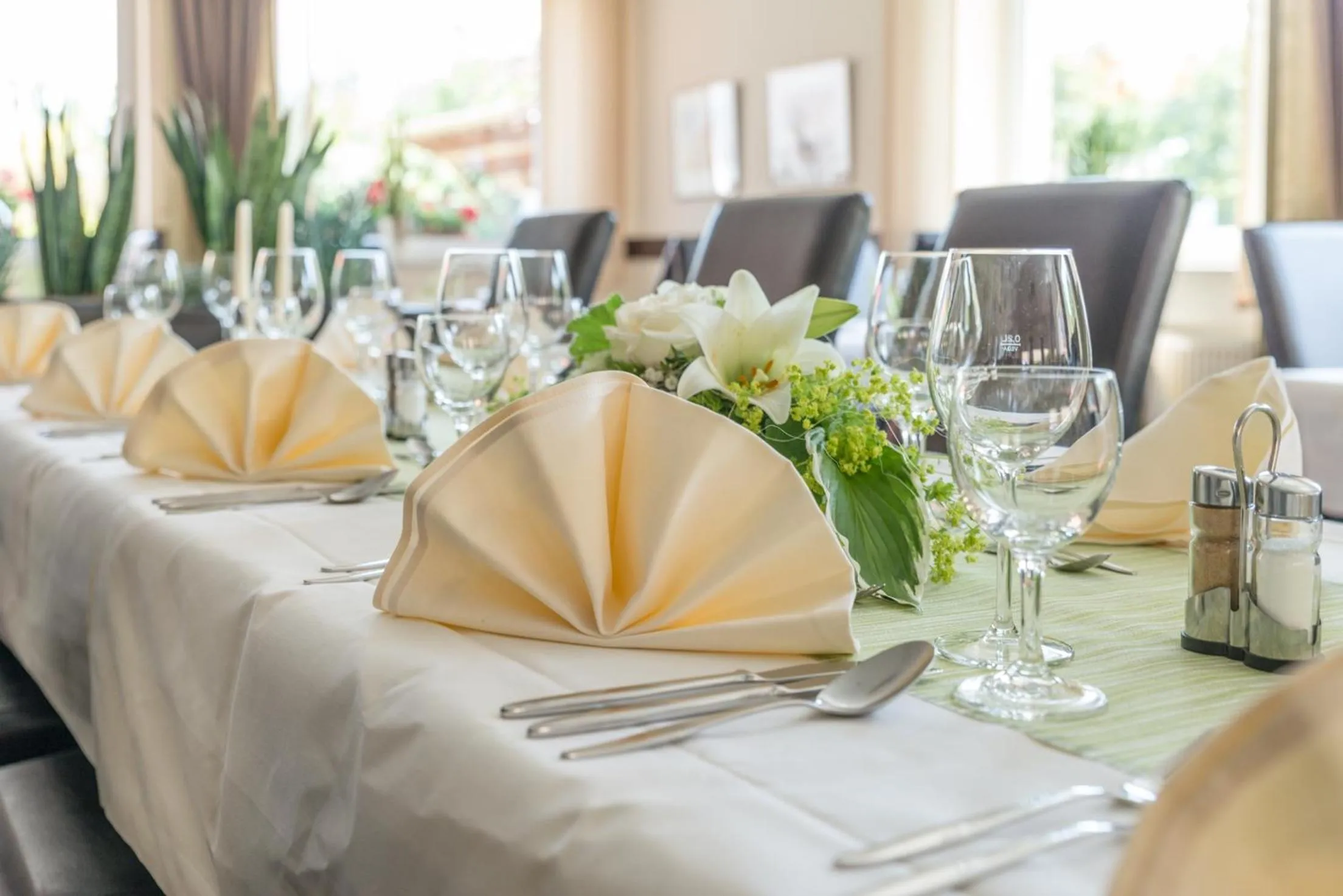 Dining area in Ringhotel Alfsee Piazza