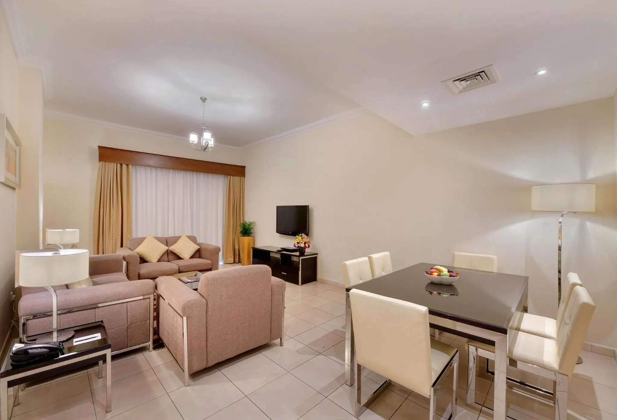 TV and multimedia in Pearl Marina Hotel Apartments