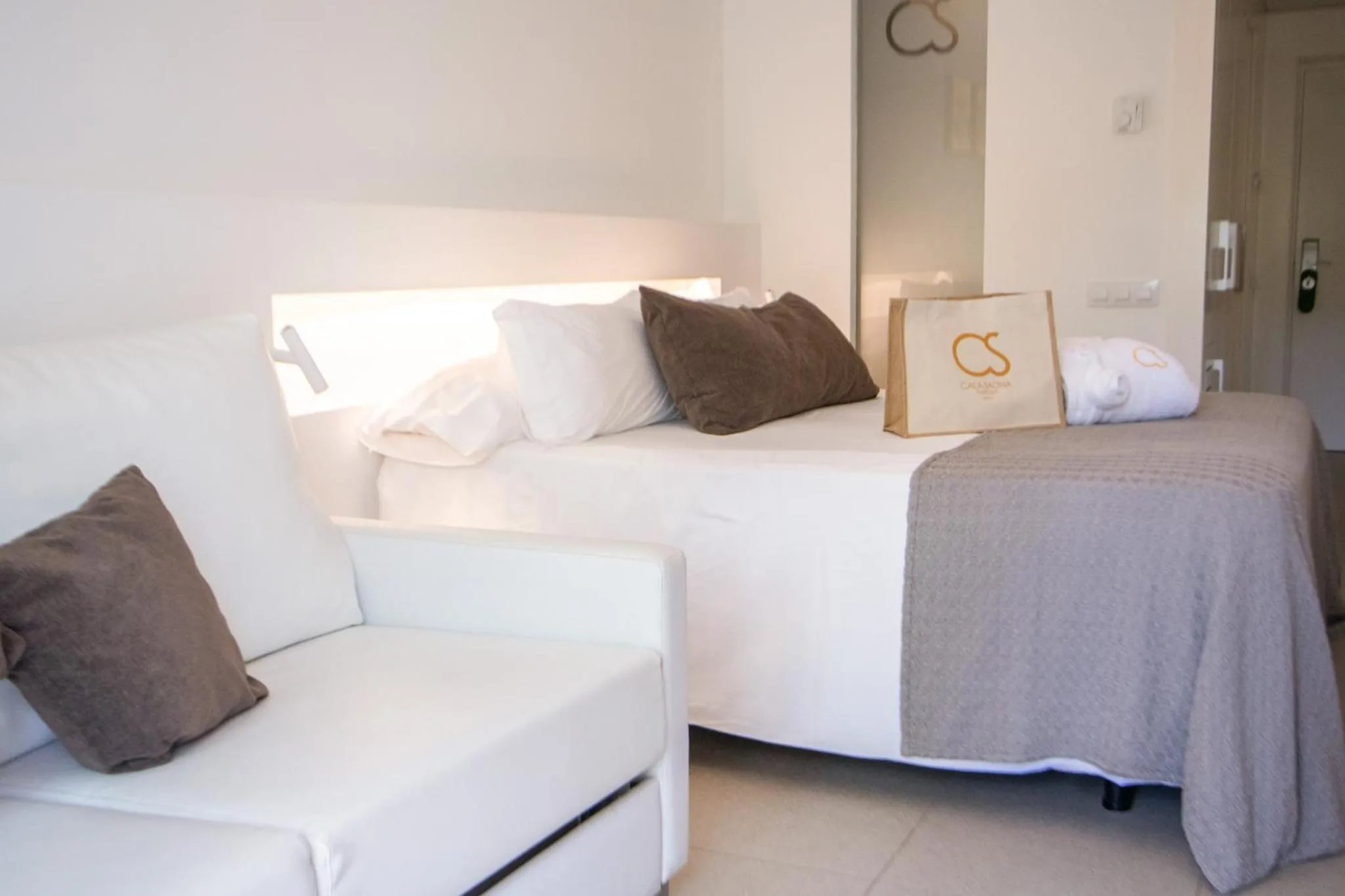 Photo of the whole room, Bed in Hotel Cala Saona & Spa