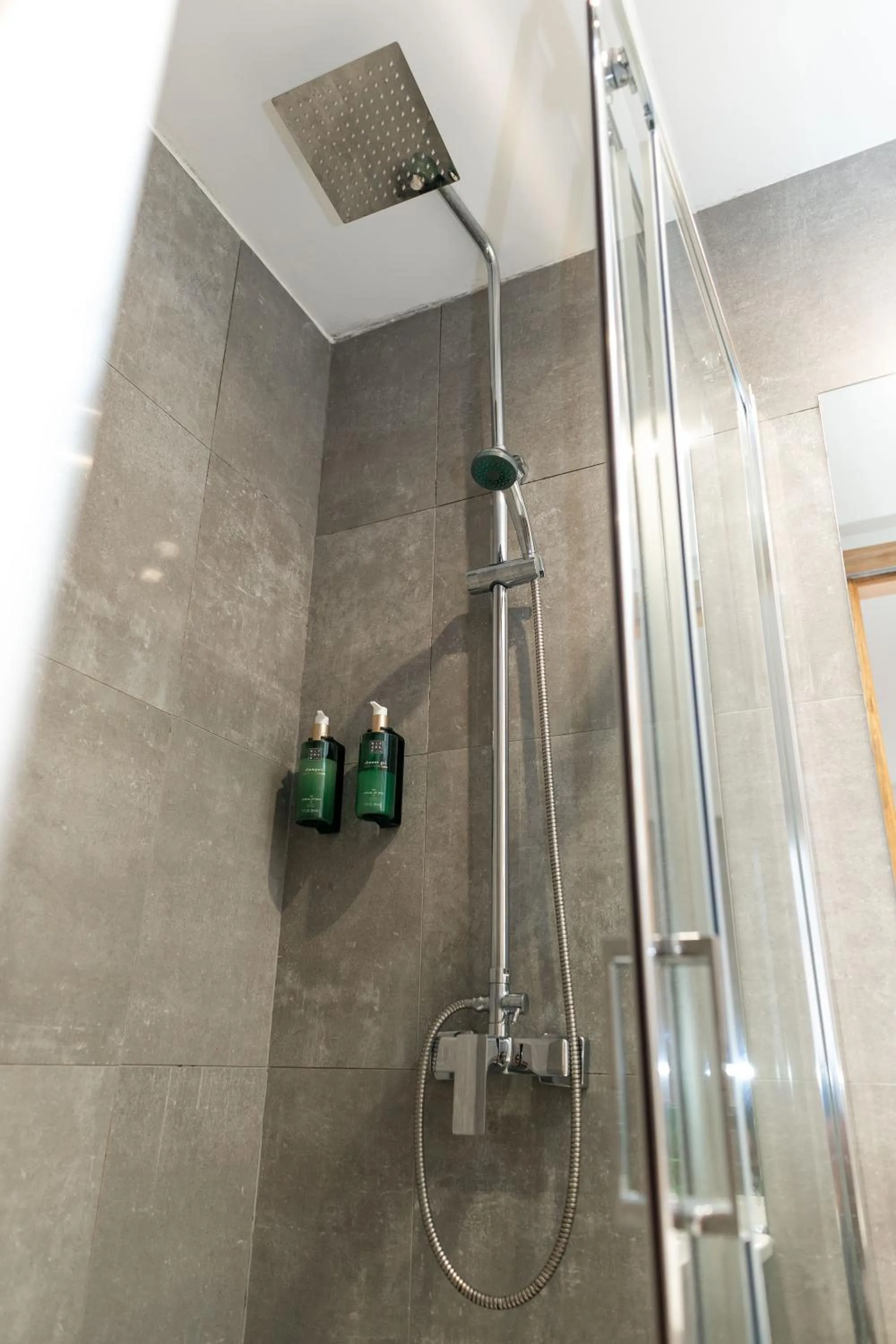 Shower in Bellu Suites