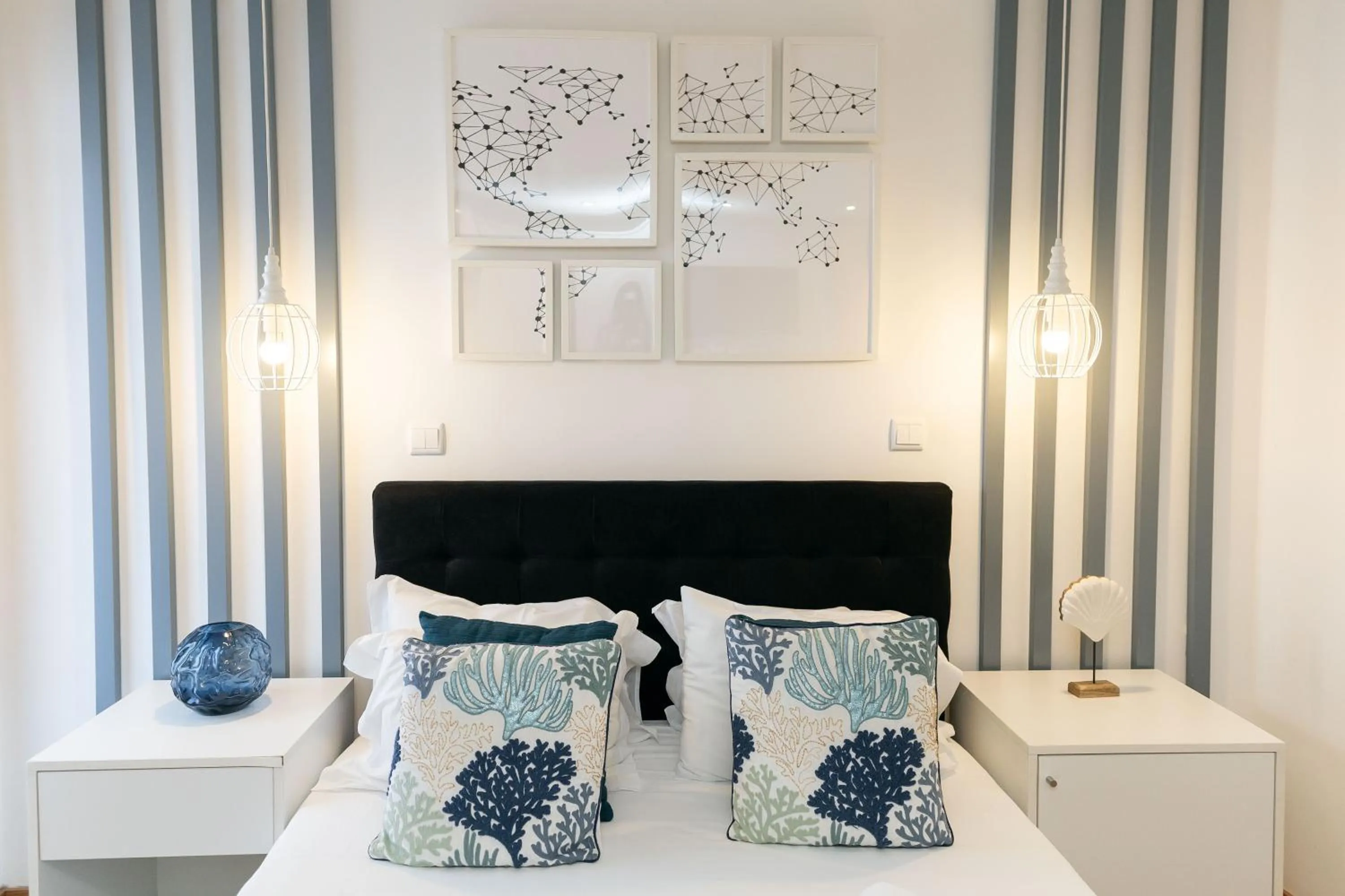 Photo of the whole room, Bed in Bellu Suites