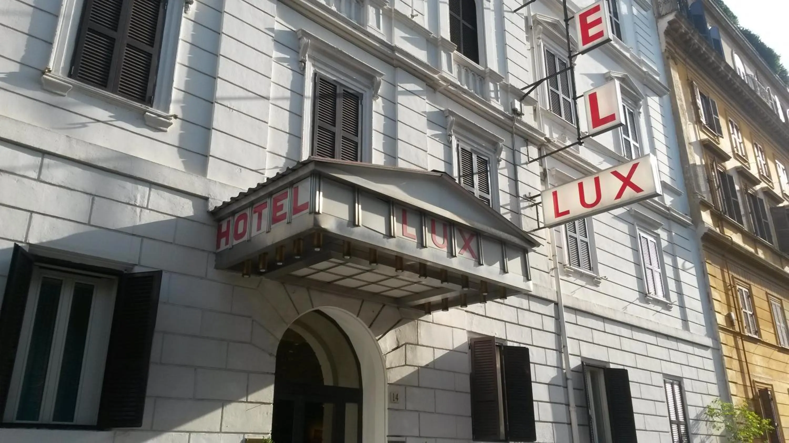 Facade/entrance in Raeli Hotel Lux