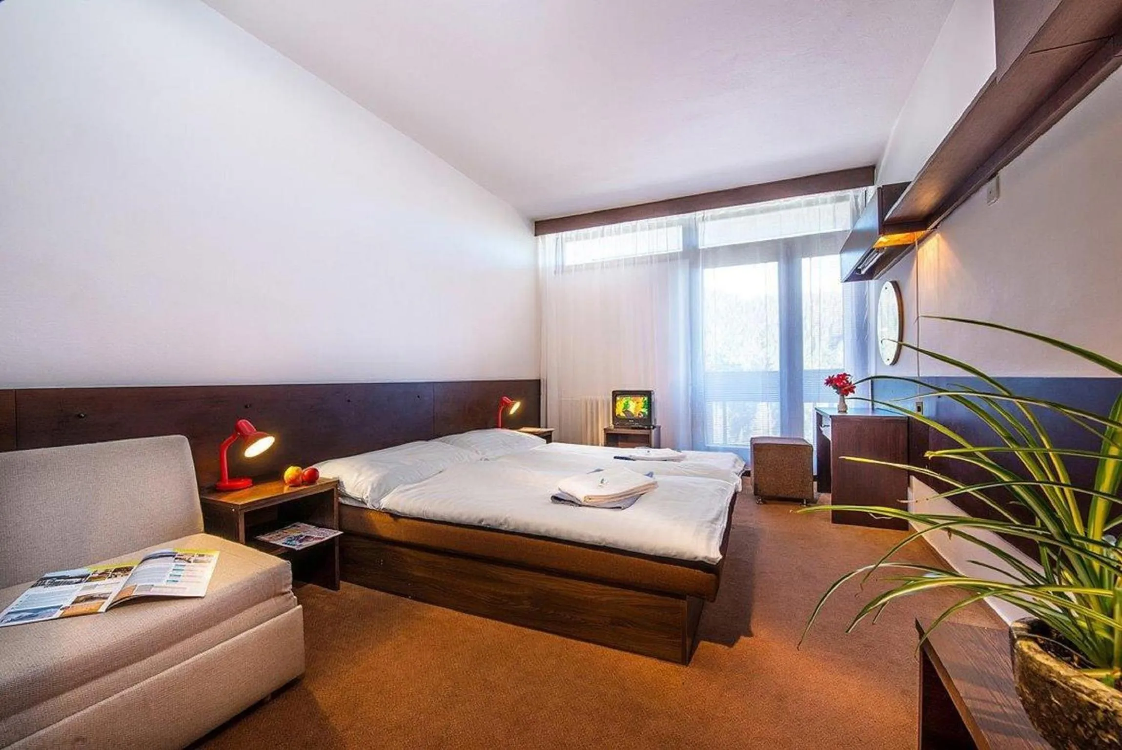 Photo of the whole room, Bed in Hotel SOREA MARMOT