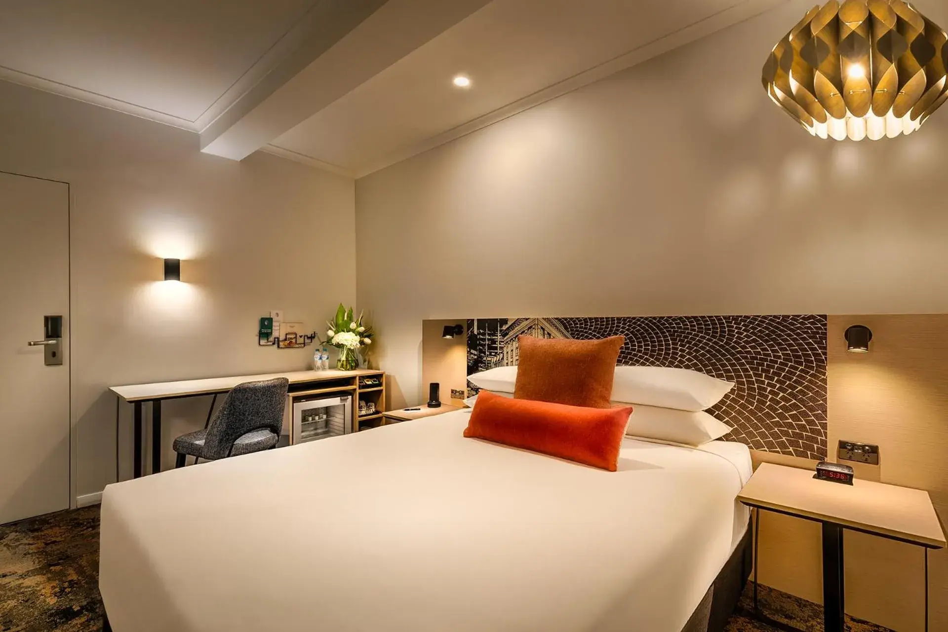 Standard Queen Room in Batman's Hill on Collins Standard Queen Room in Batman's Hill on Collins