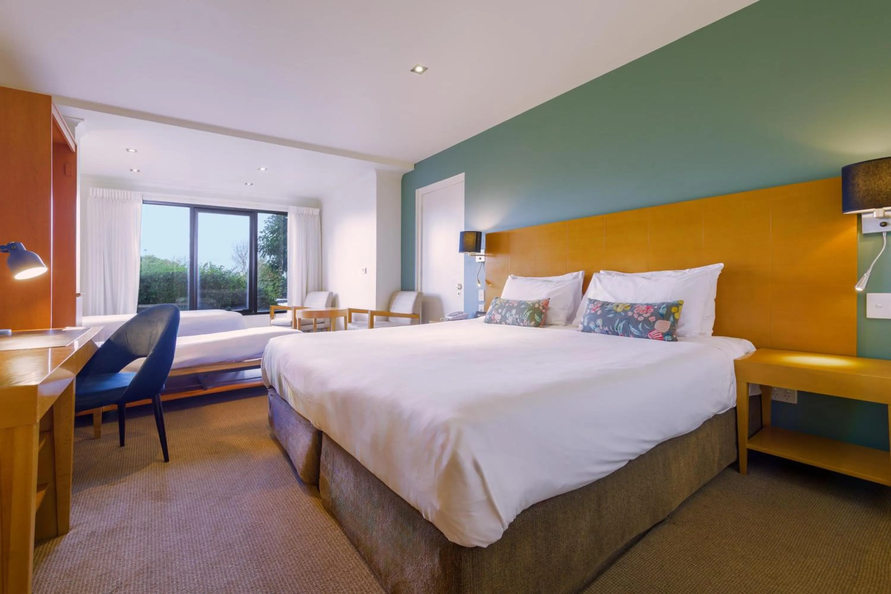 Nightelier Devonport Gateway Hotel