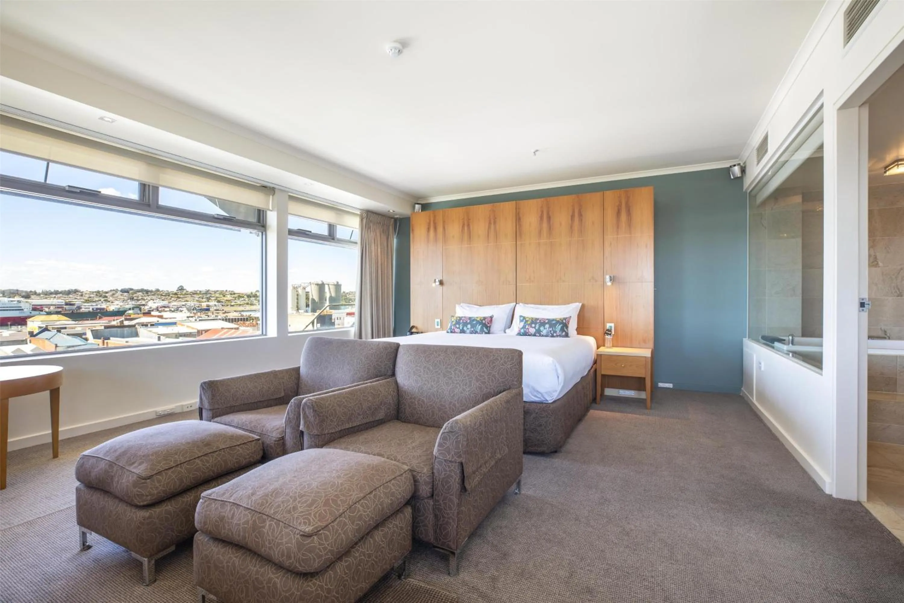 Bedroom, Bed in Nightelier Devonport Gateway Hotel