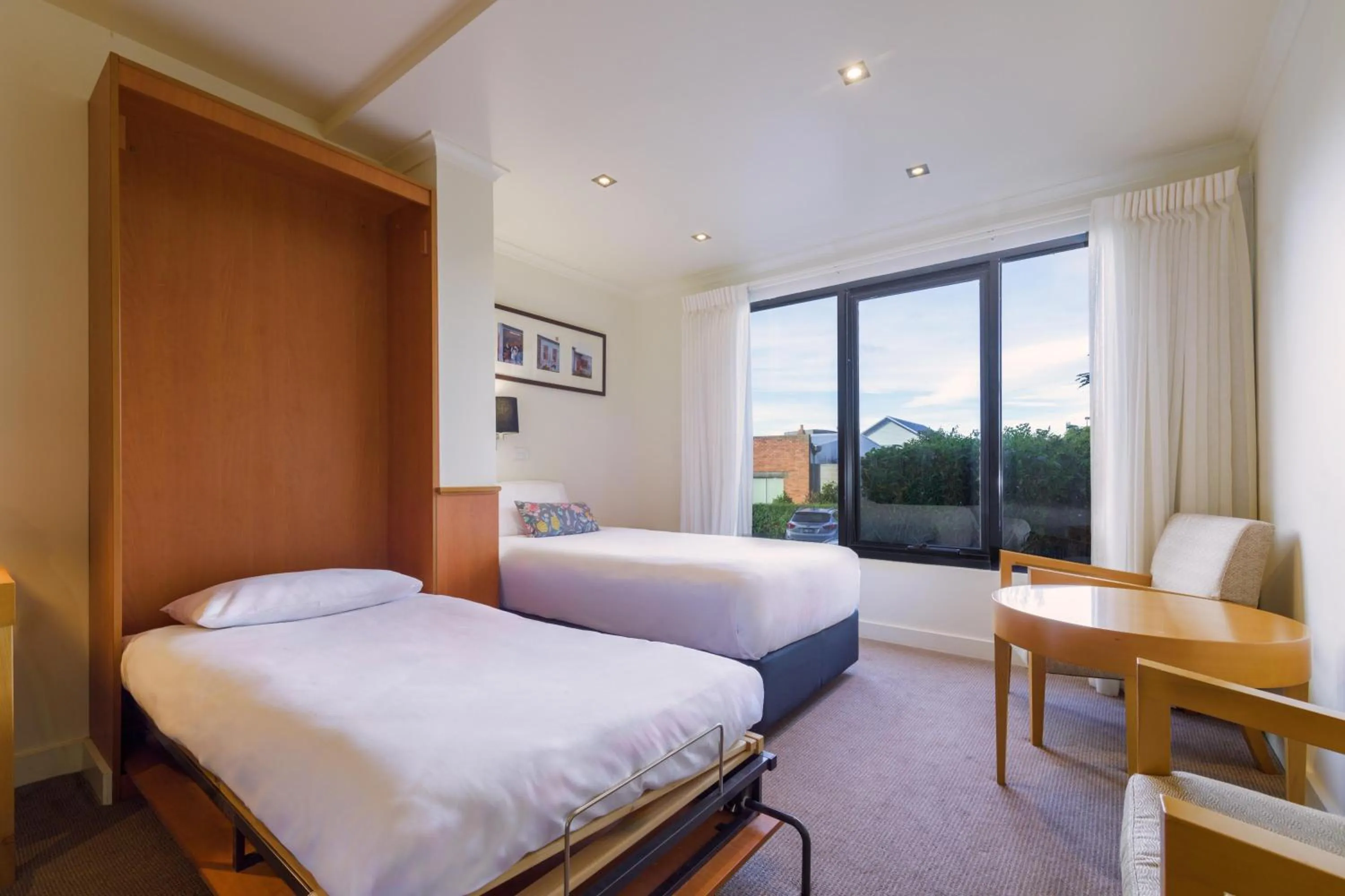 Nightelier Devonport Gateway Hotel