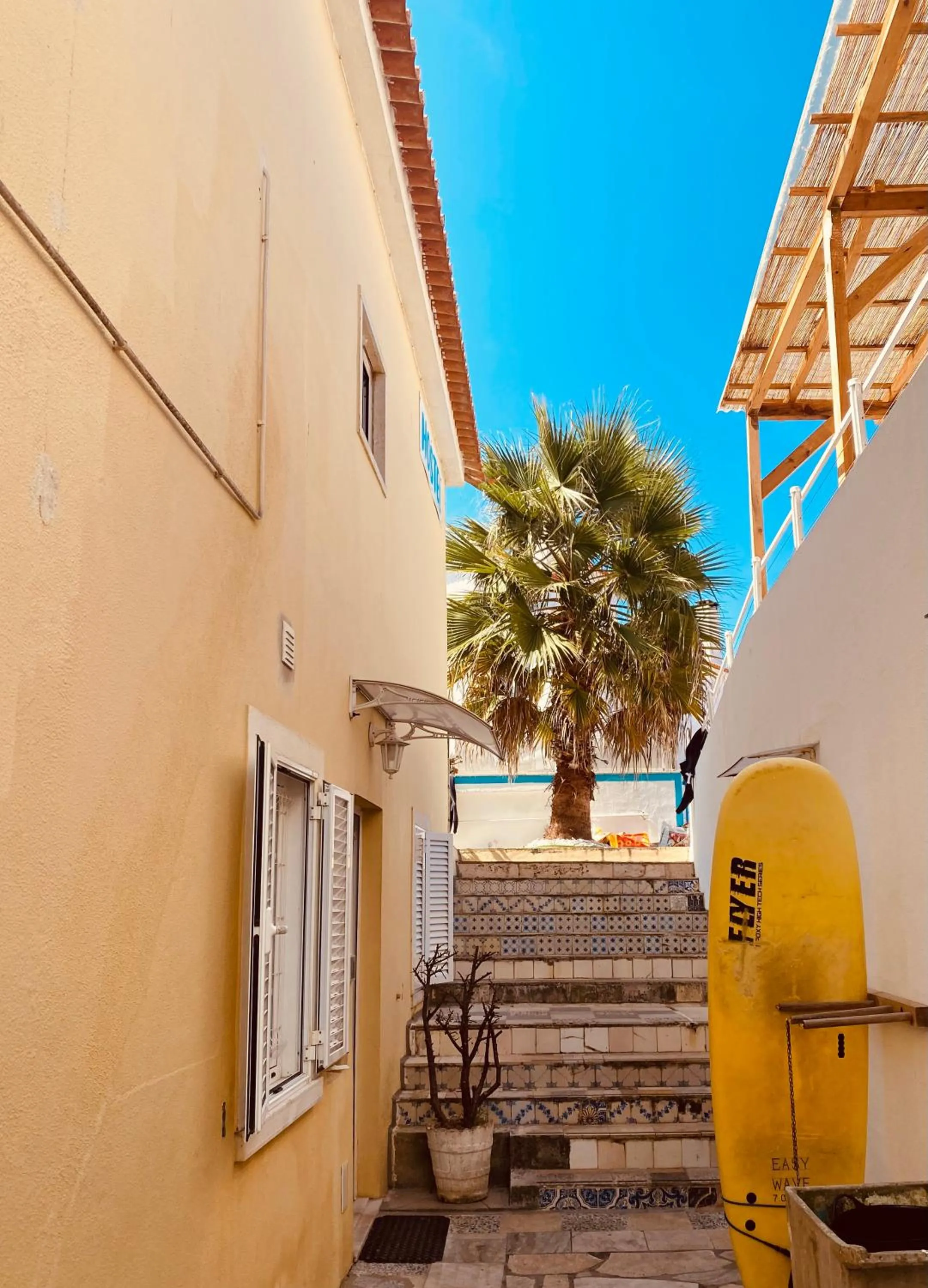 Property building in Surfer's Den Ericeira