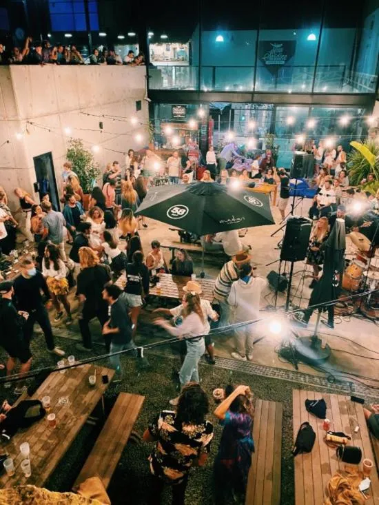 Evening entertainment in Surfer's Den Ericeira