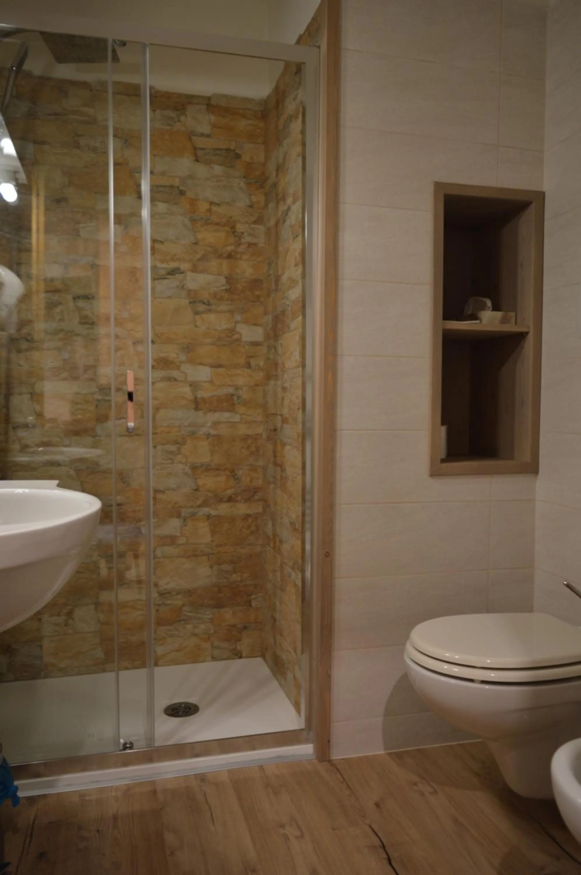 Shower in Hotel Wanda