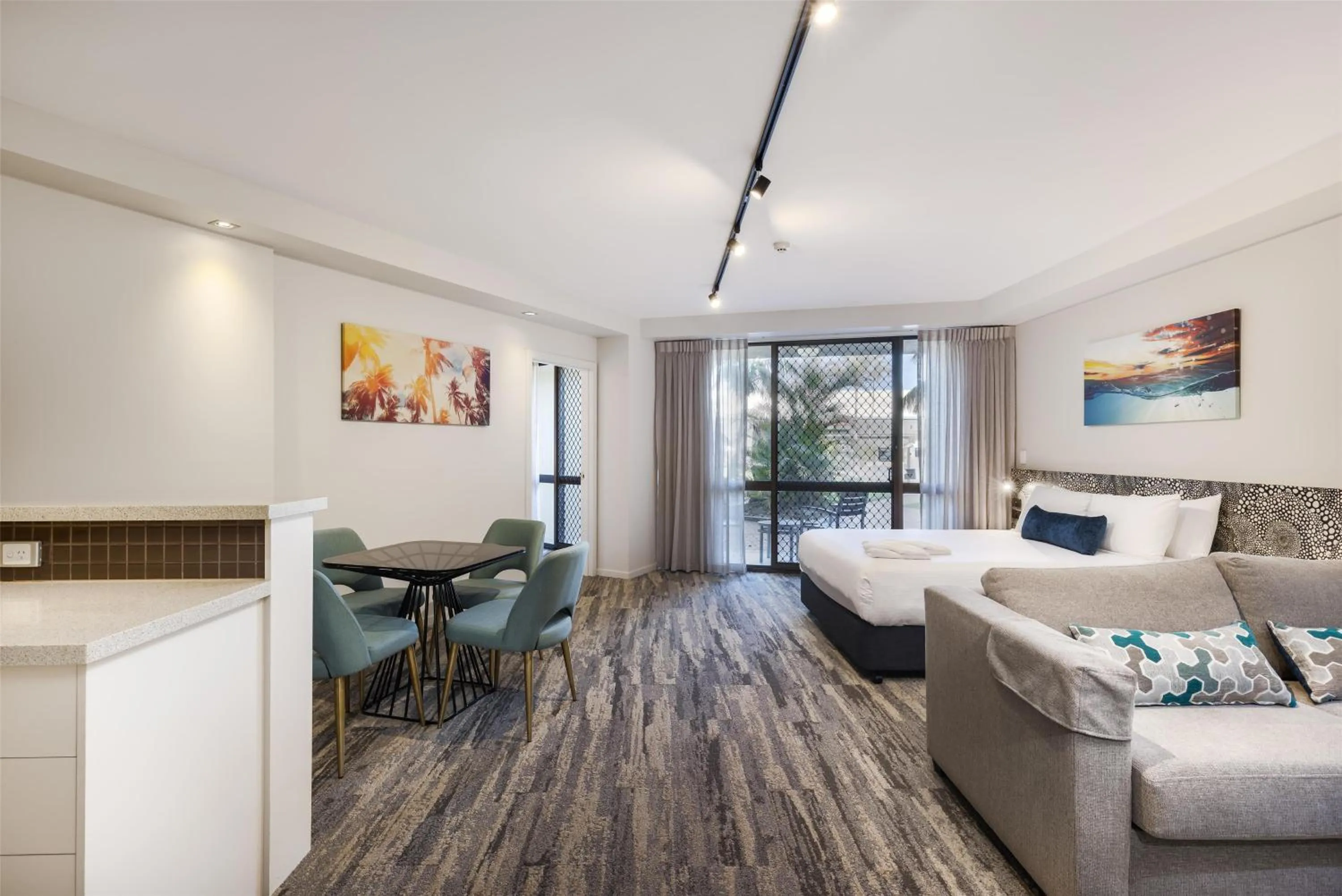 Photo of the whole room in Nightelier Mermaid Waters