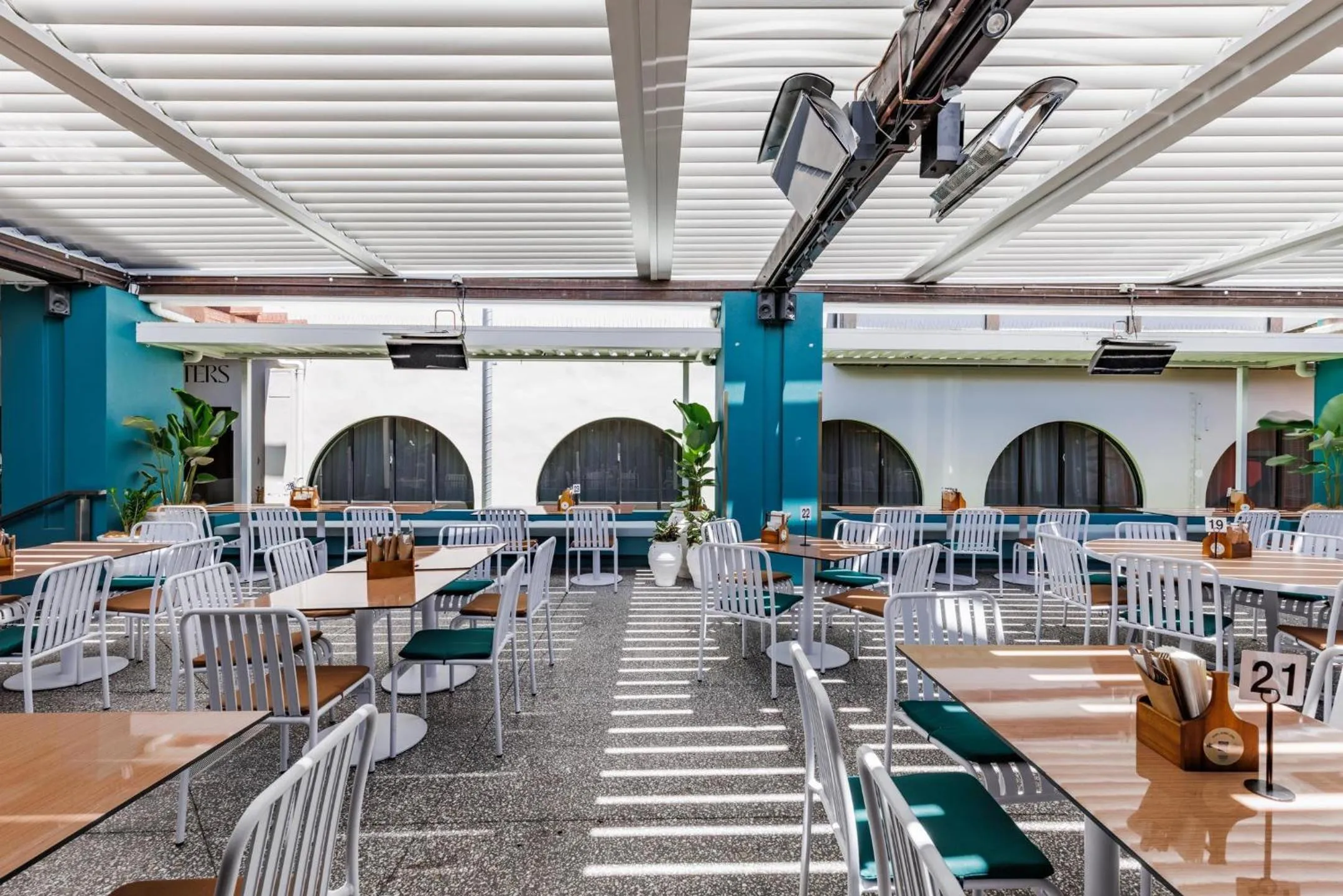 Restaurant/places to eat in Nightelier Mermaid Waters