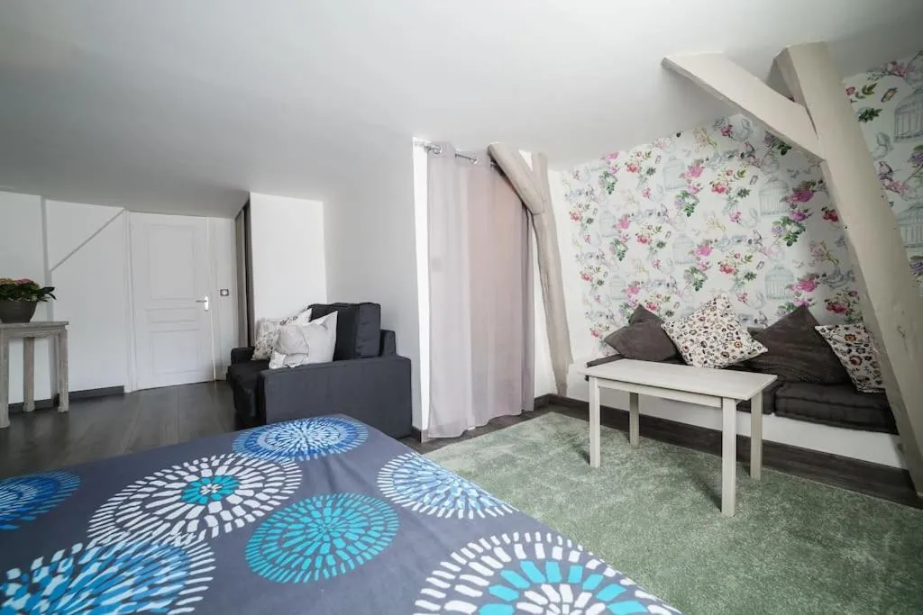 Bed in Les Chambres d'Hotes chez Alisa et Daniel