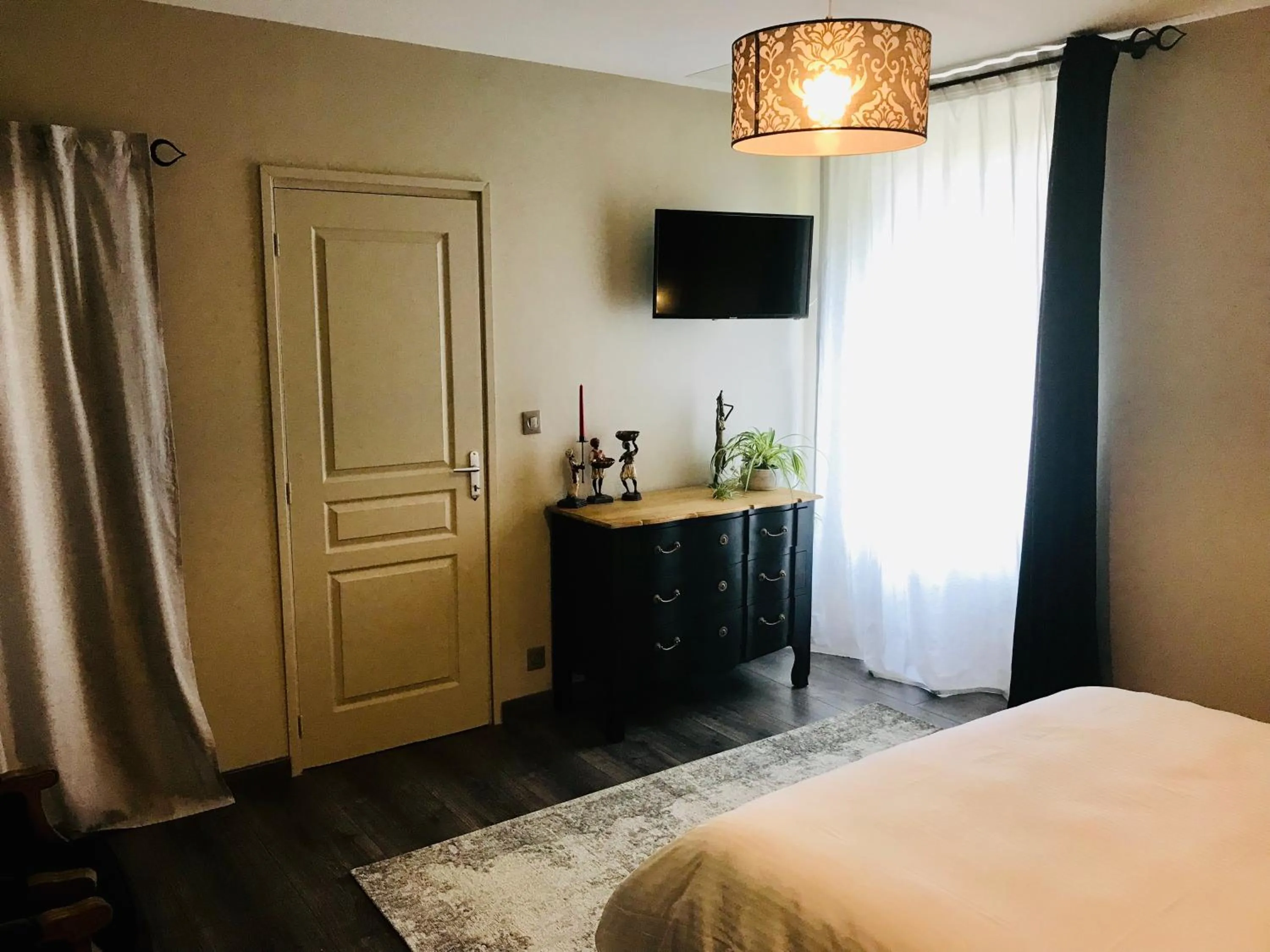 Bed in Les Chambres d'Hotes chez Alisa et Daniel