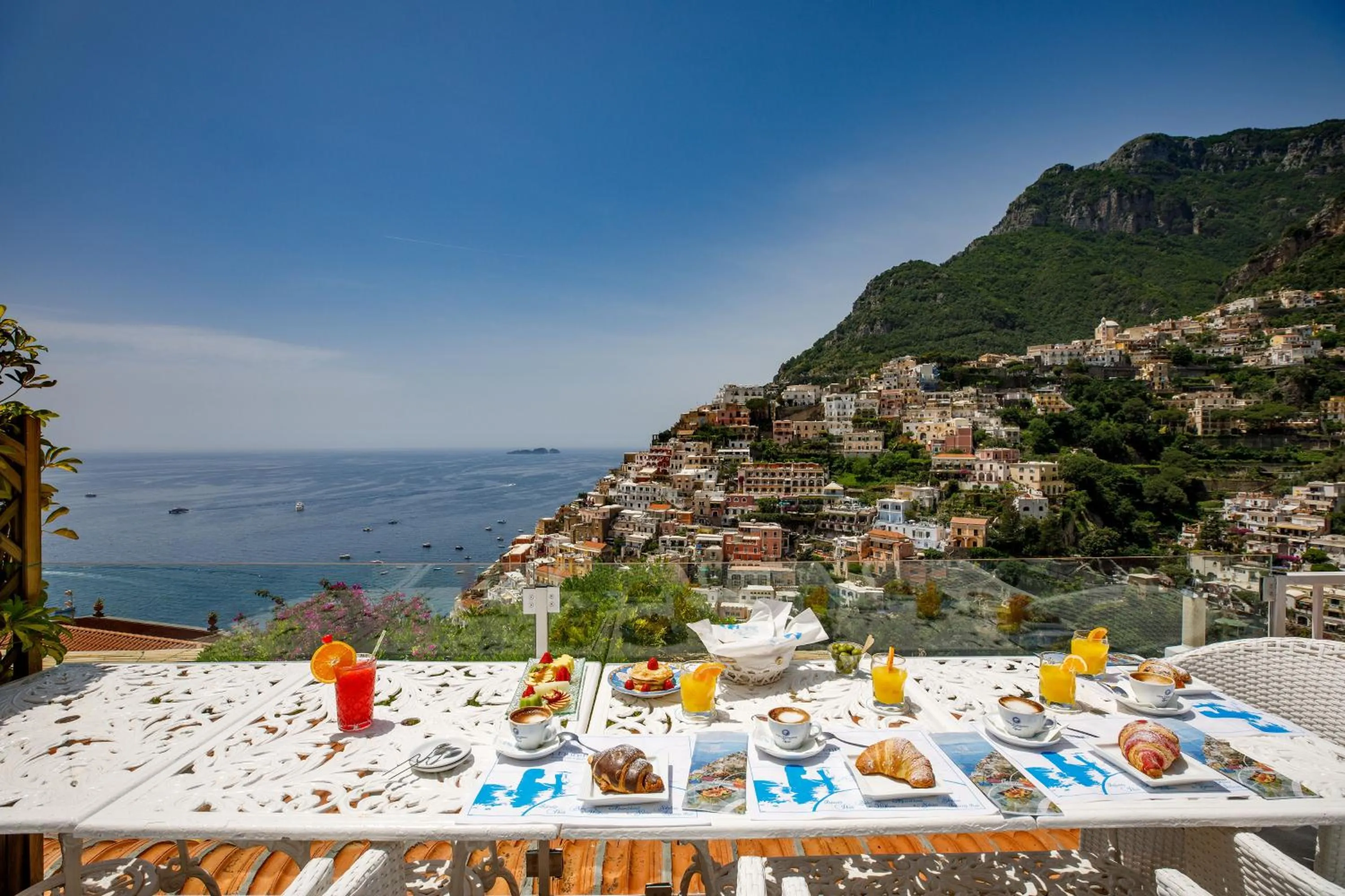 Breakfast in Villa Fiorentino