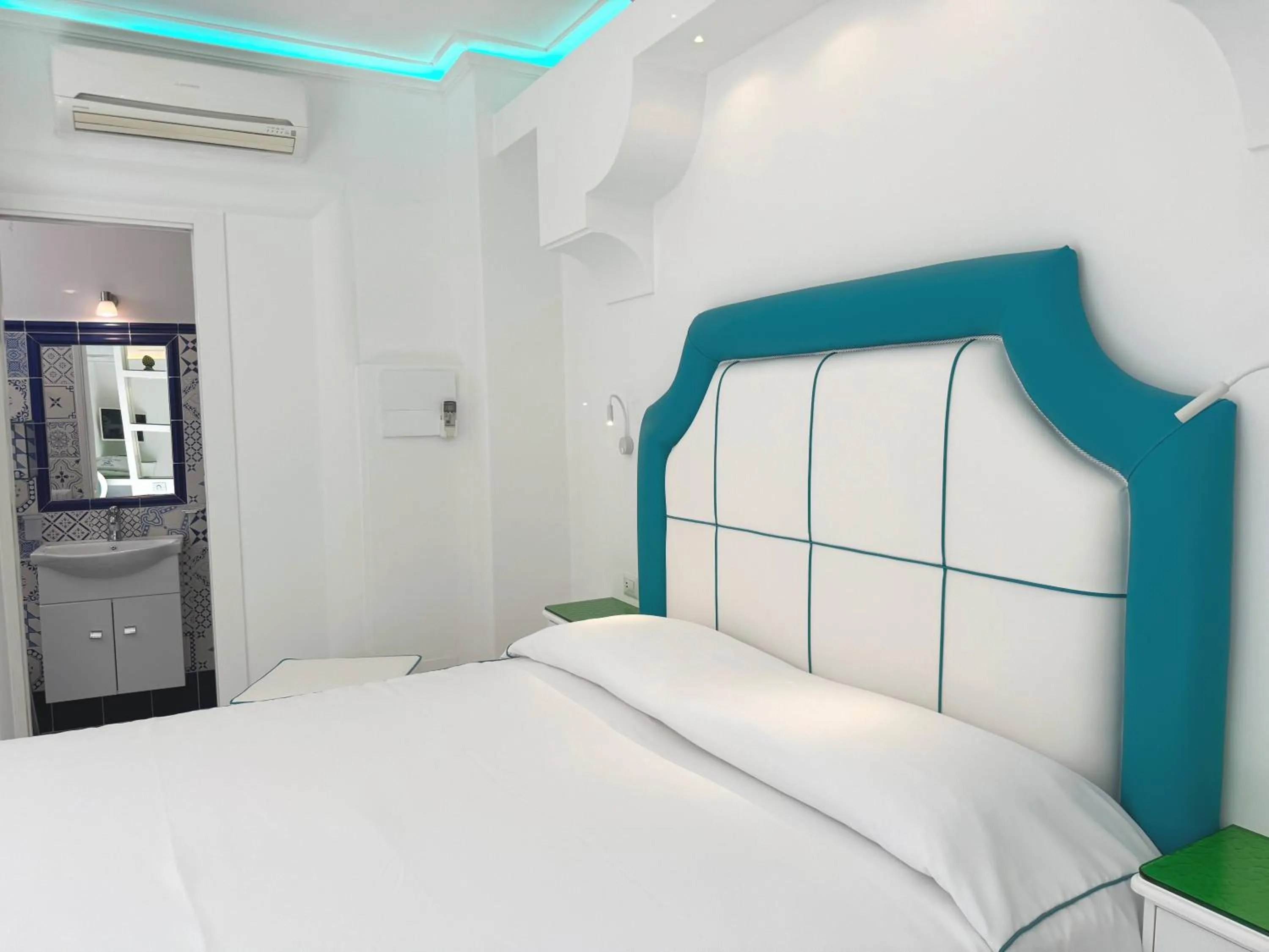 Bedroom, Bed in Villa Fiorentino