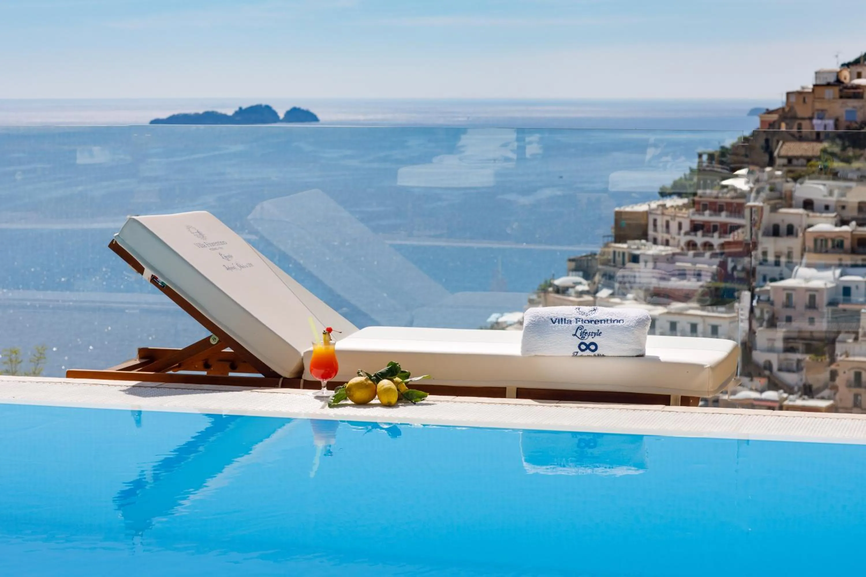 Swimming pool in Villa Fiorentino