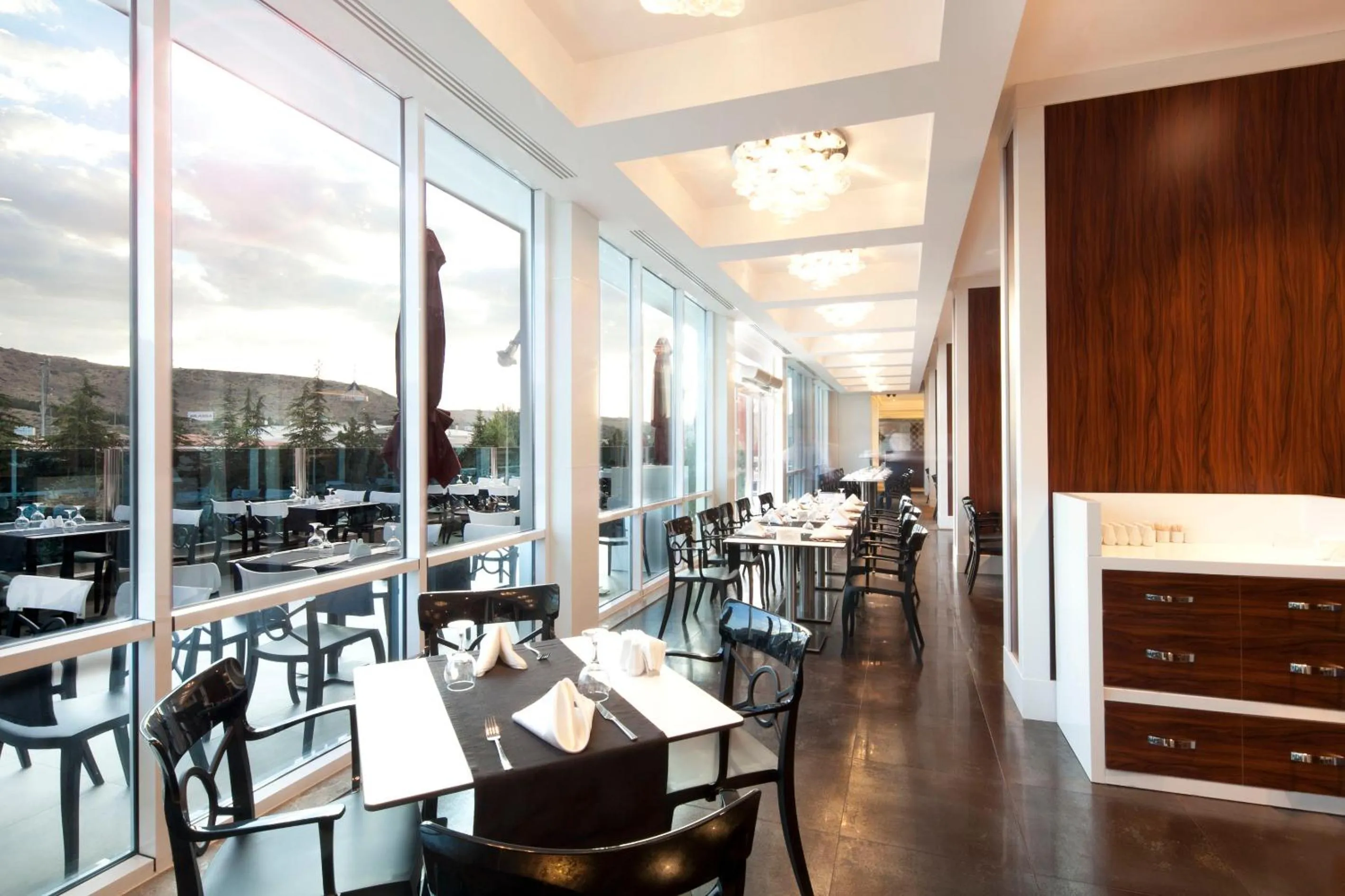 Restaurant/places to eat in Ikbal Thermal Hotel & Spa Afyon