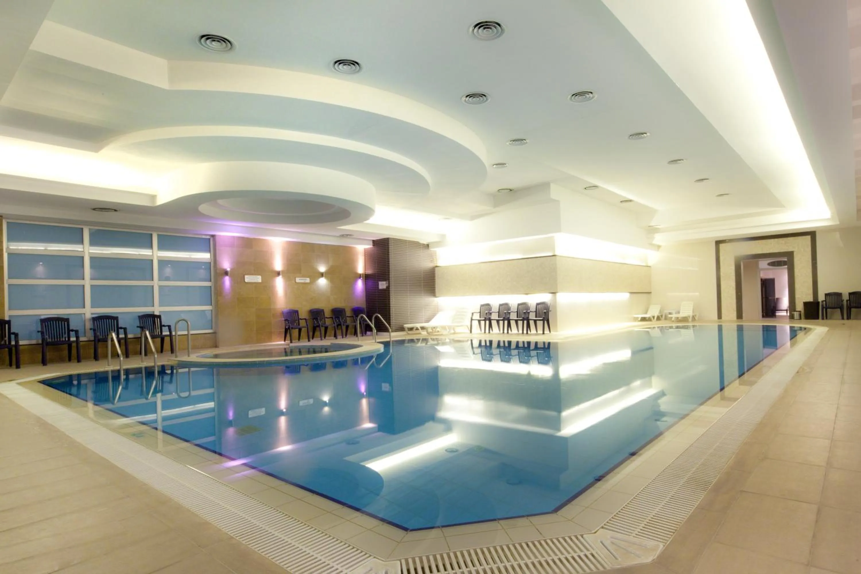 Swimming pool in Ikbal Thermal Hotel & Spa Afyon