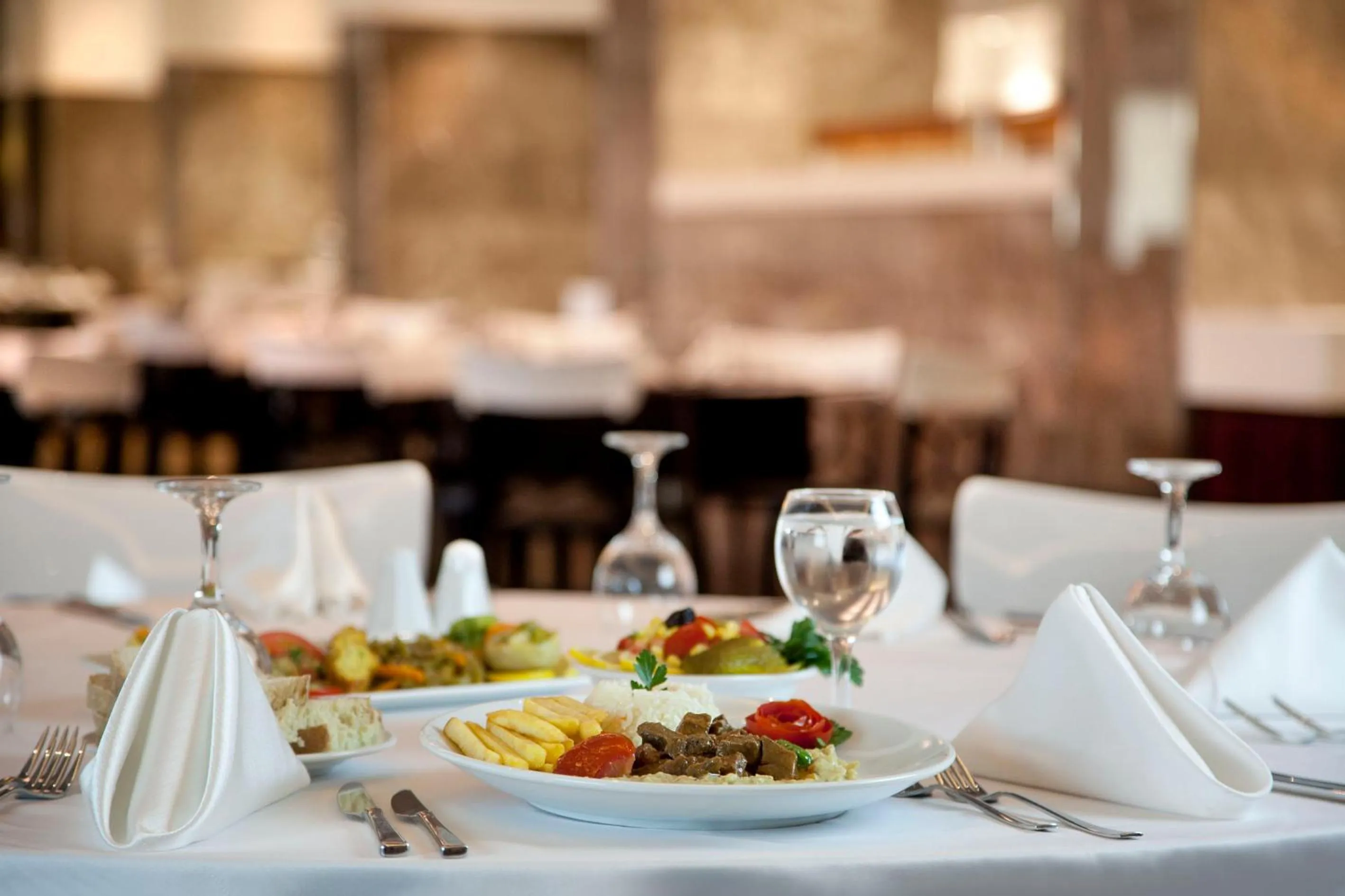 Restaurant/places to eat in Ikbal Thermal Hotel & Spa Afyon