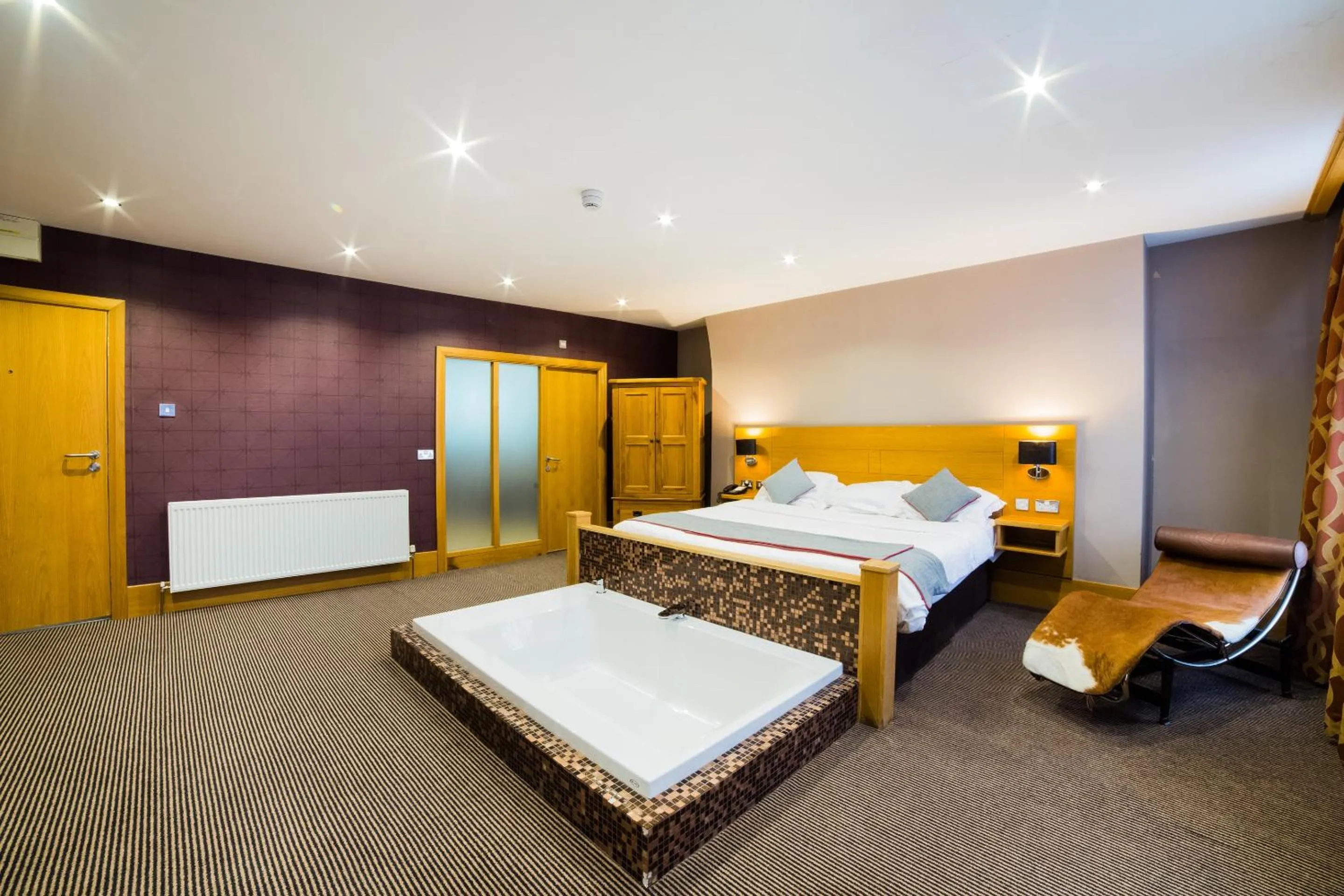 Bedroom, Bed in OYO Imperial Hotel