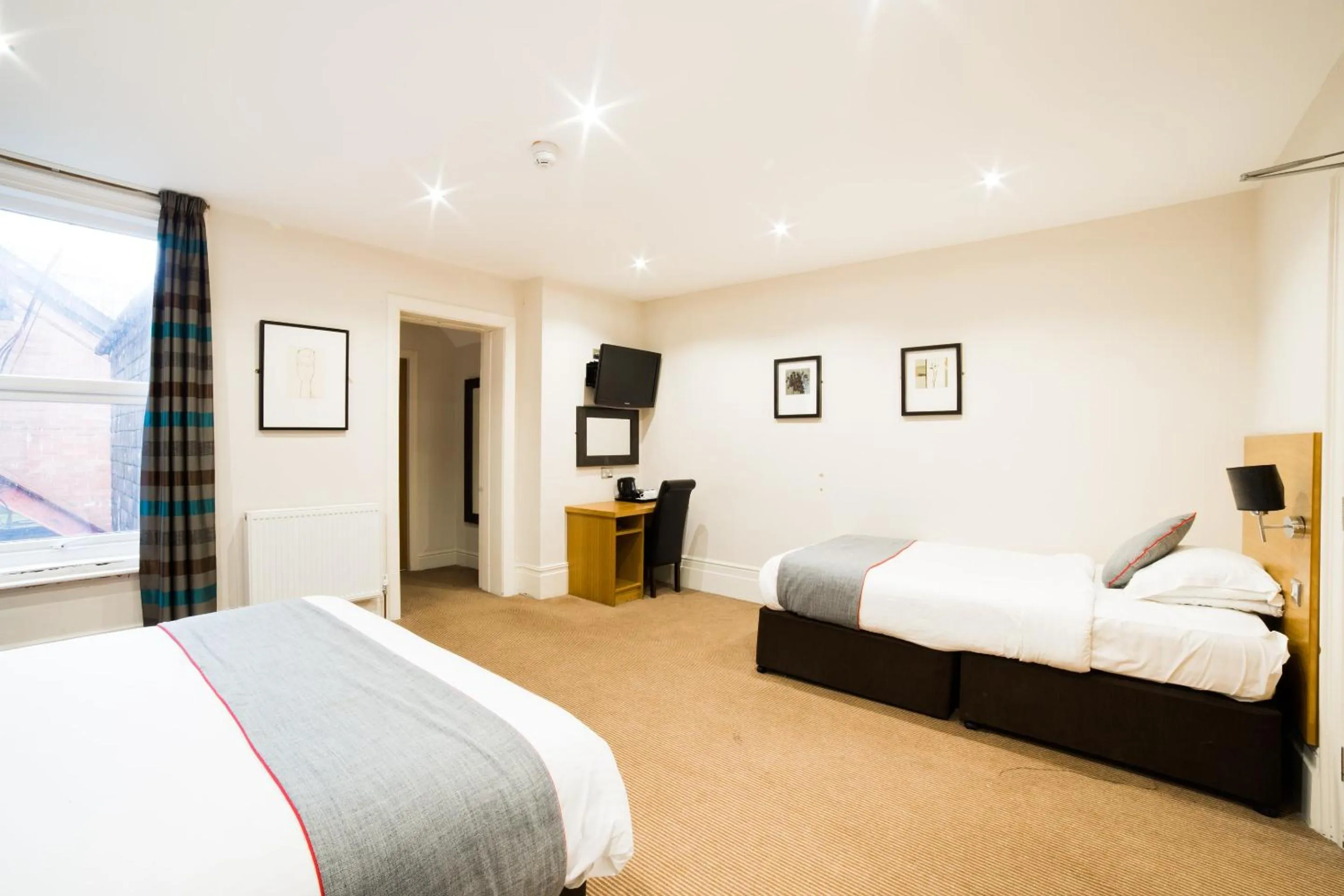 Bedroom, Bed in OYO Imperial Hotel