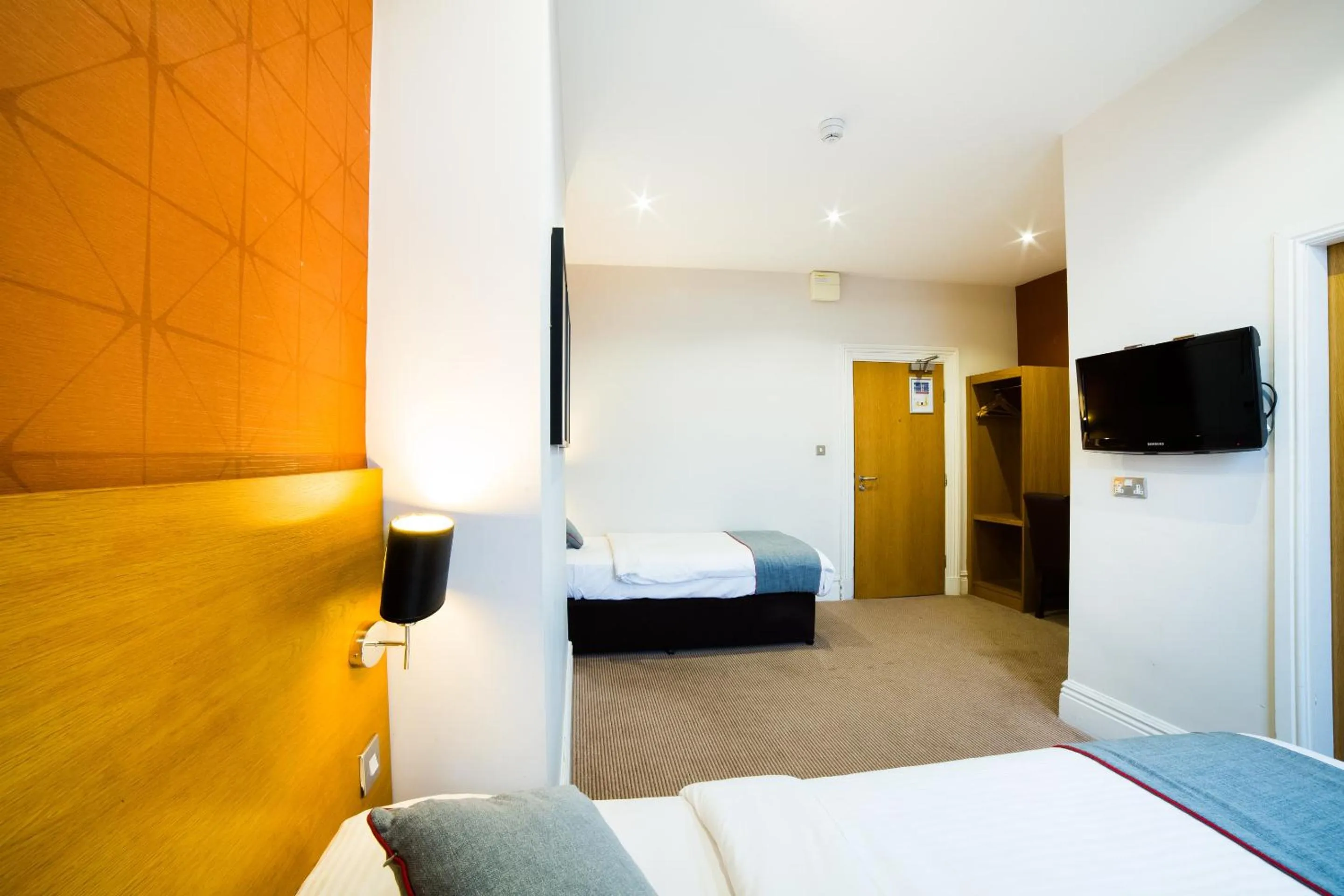 Bedroom, Bed in OYO Imperial Hotel